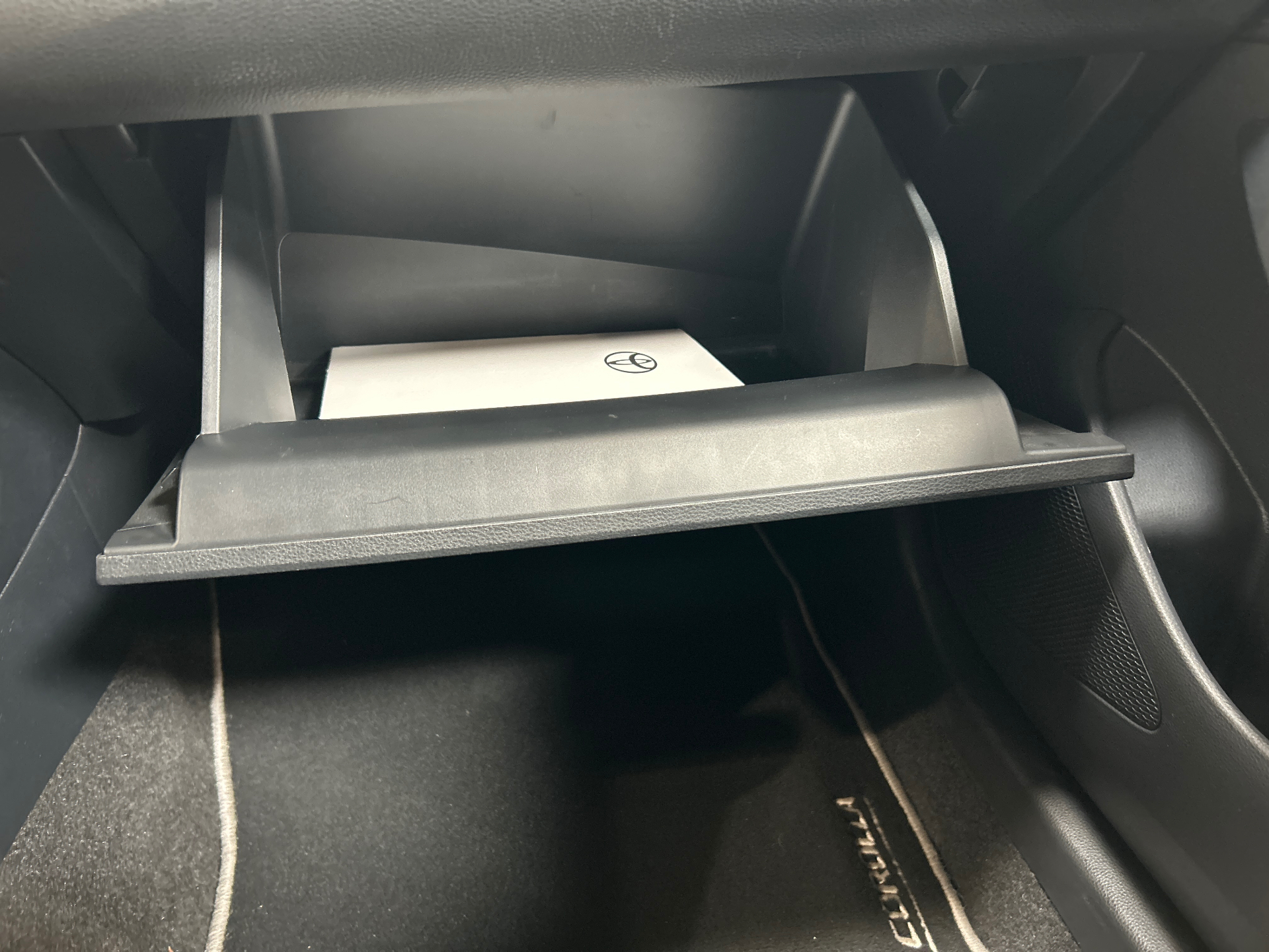 TOYOTA COROLLA HYBRIDE 140ch Design