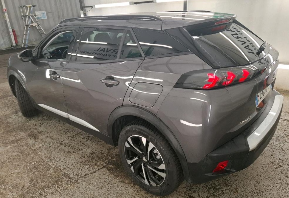 PEUGEOT 2008 BlueHDi 130 S&S EAT8 Allure