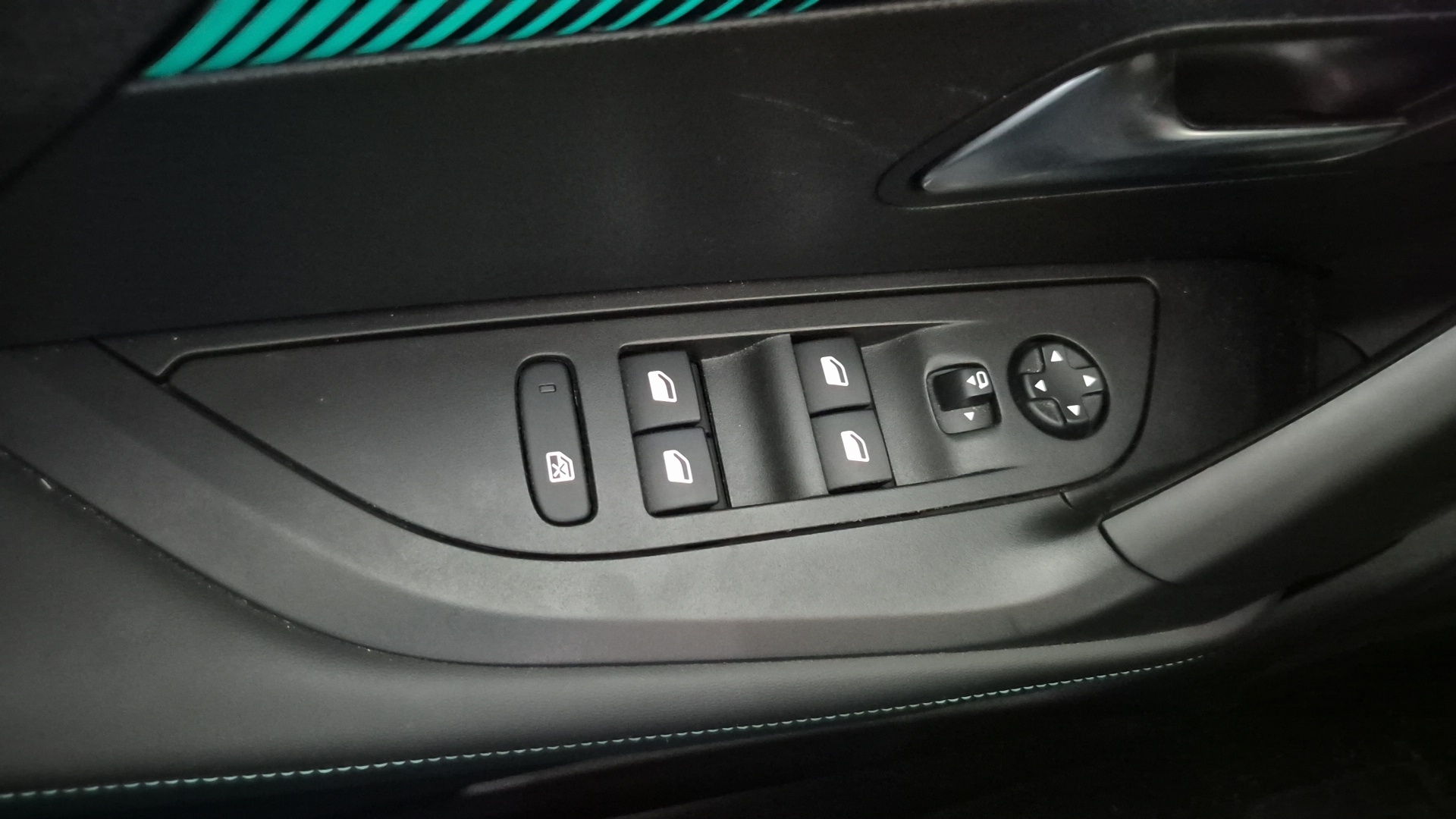 PEUGEOT 2008 BUSINESS BlueHDi 130 S&S EAT8 Allure Business