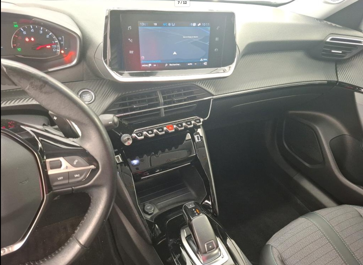 PEUGEOT 2008 BlueHDi 130 S&S EAT8 Allure