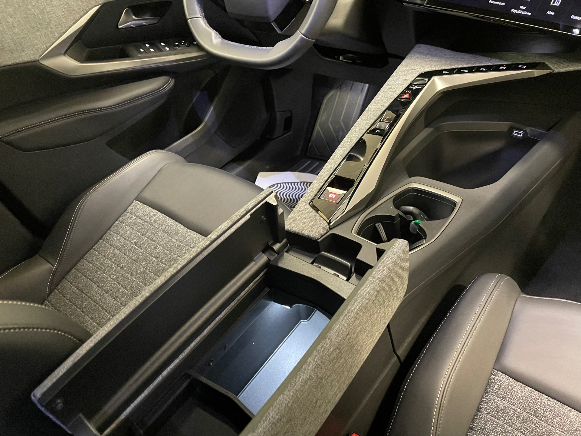 PEUGEOT 3008 Hybrid 145 e-DCS6 Allure