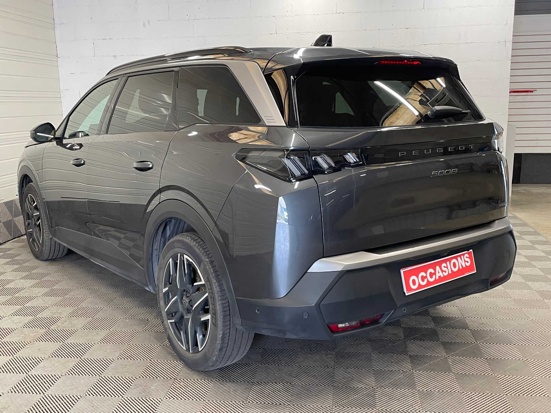 PEUGEOT 5008 Hybrid 145 ch e-DCS6 Allure