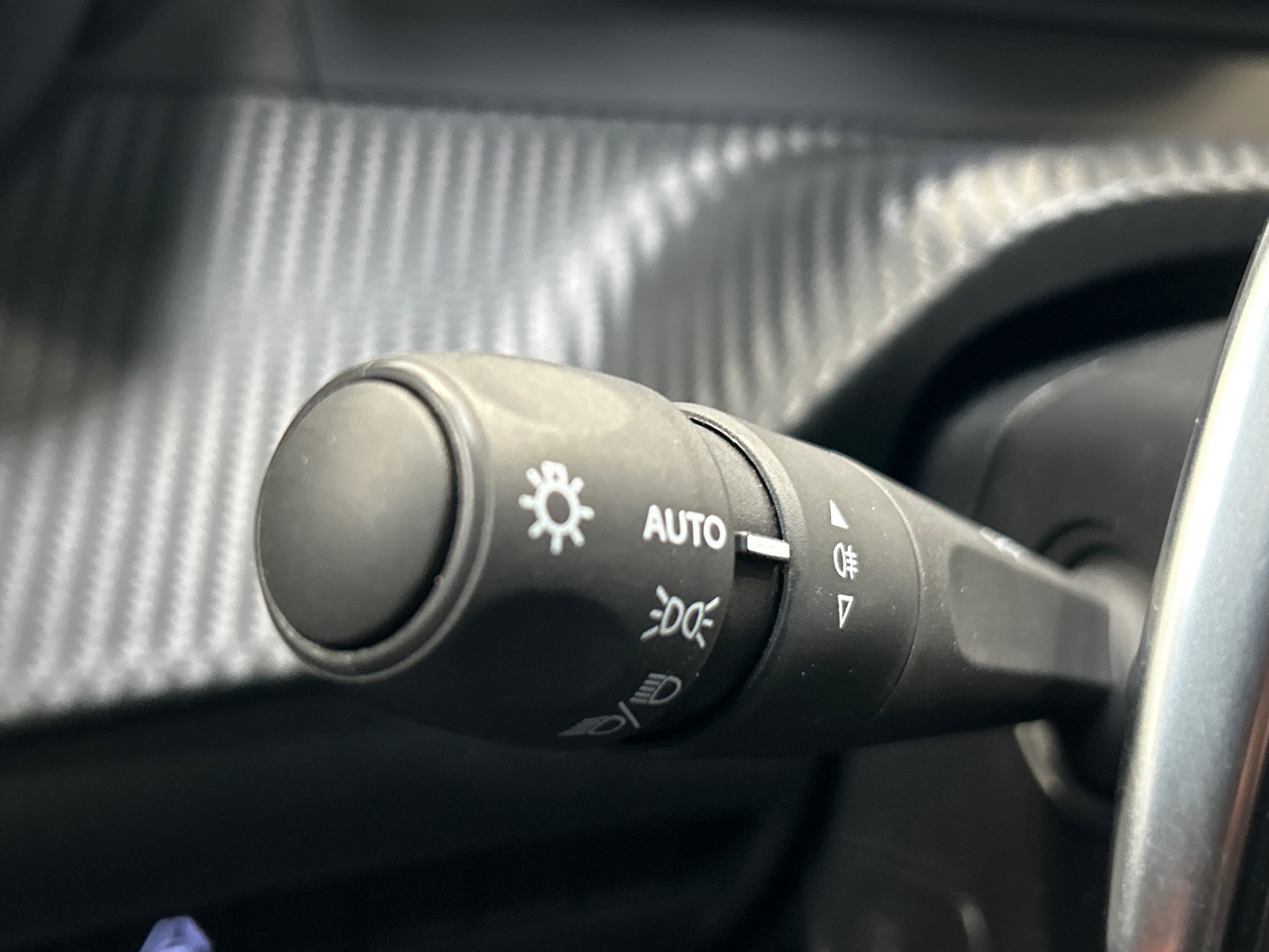 PEUGEOT 2008 Hybrid 145 e-DCS6 Allure