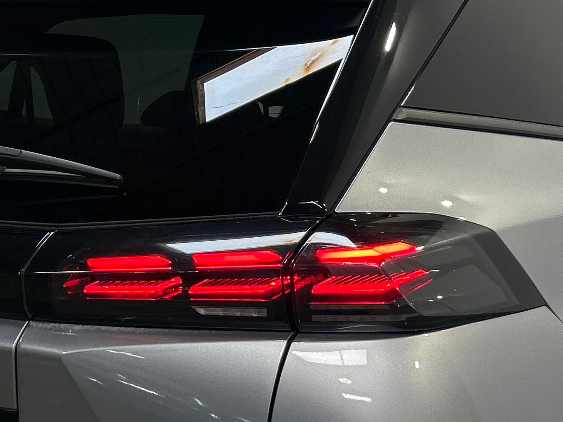 PEUGEOT 2008 Hybrid 145 e-DCS6 Allure