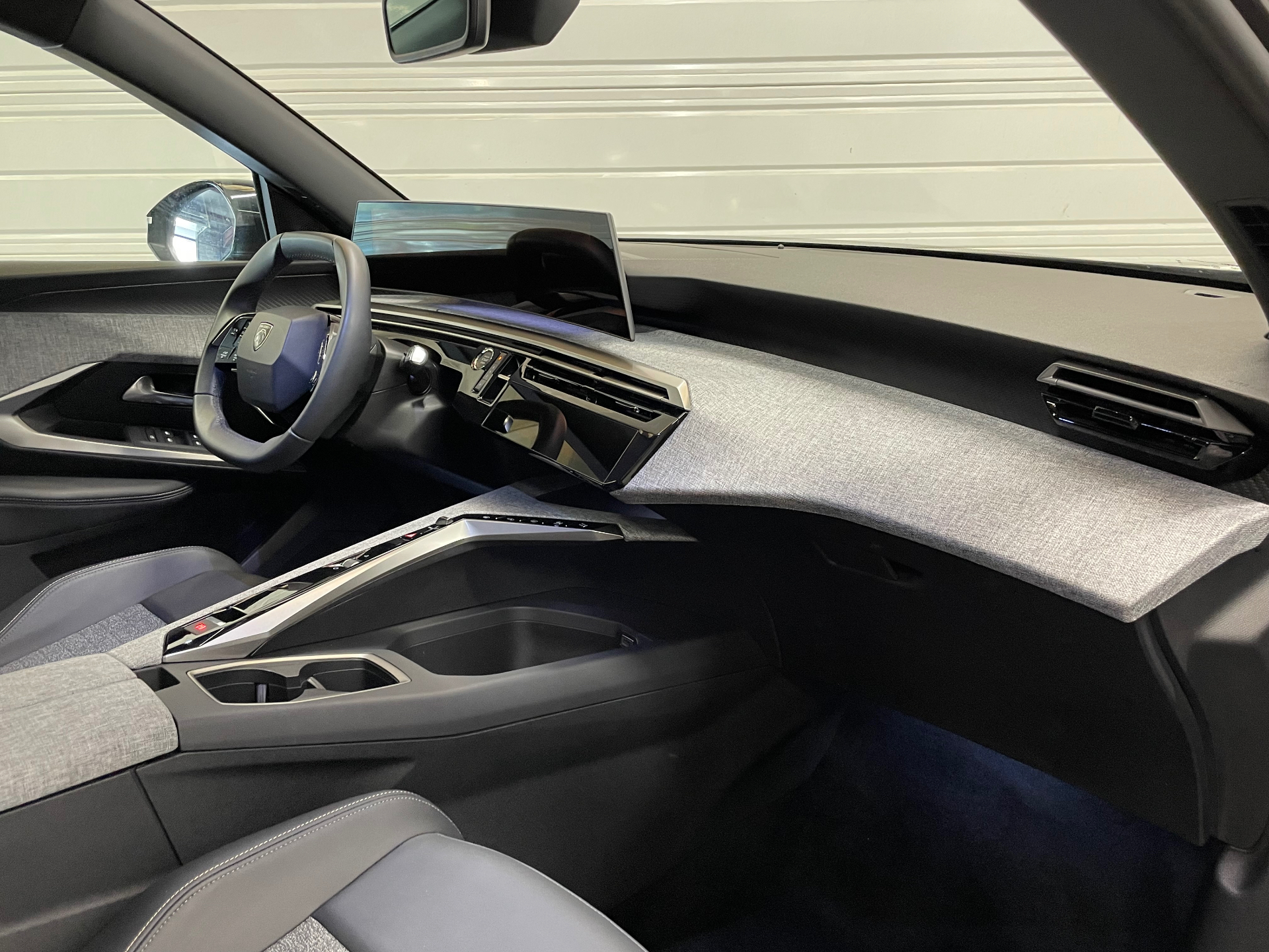 PEUGEOT 5008 Hybrid 145 ch e-DCS6 Allure