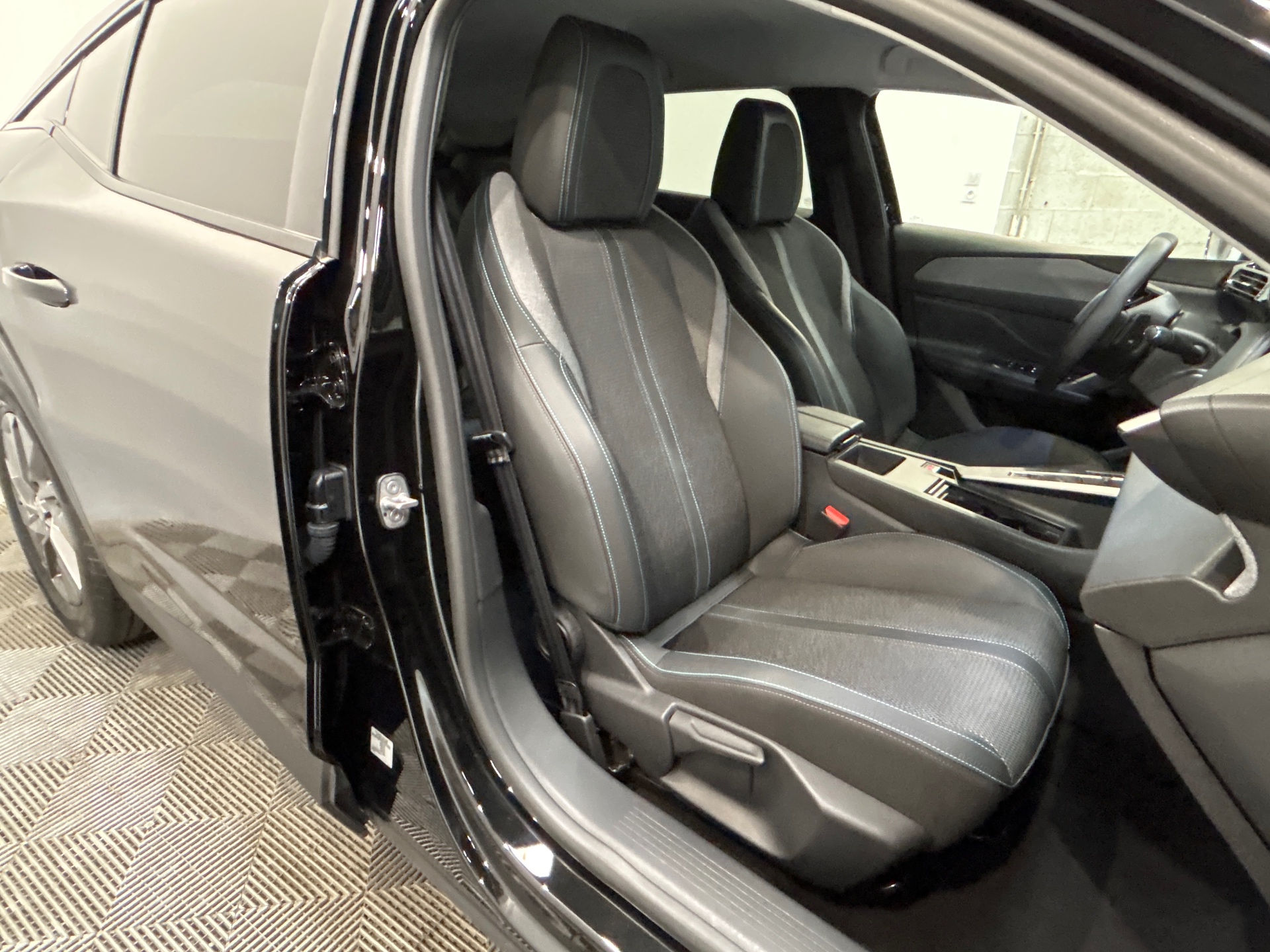 PEUGEOT 408 Hybrid 145 e-DCS6 Allure