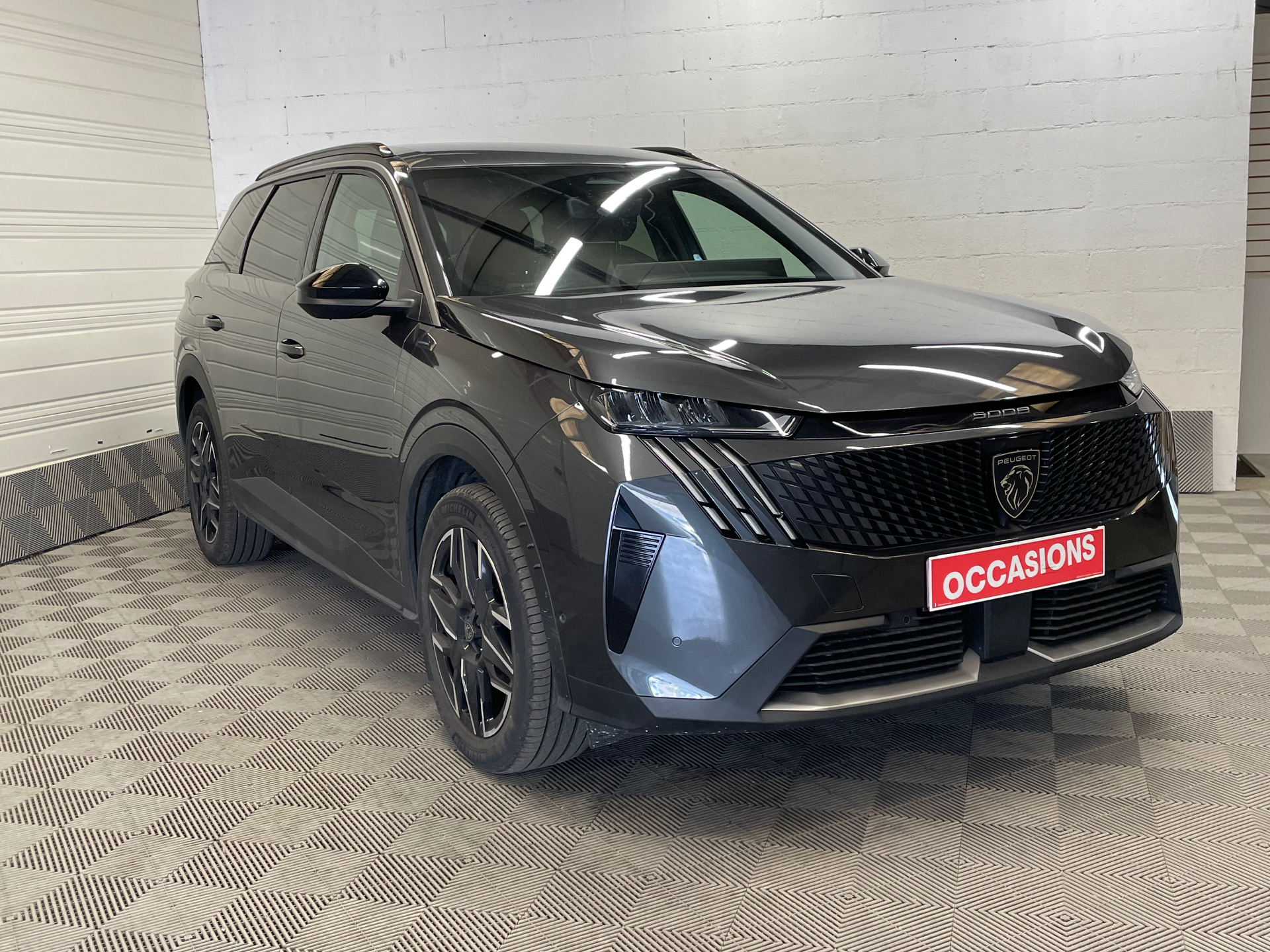 PEUGEOT 5008 Hybrid 145 ch e-DCS6 Allure