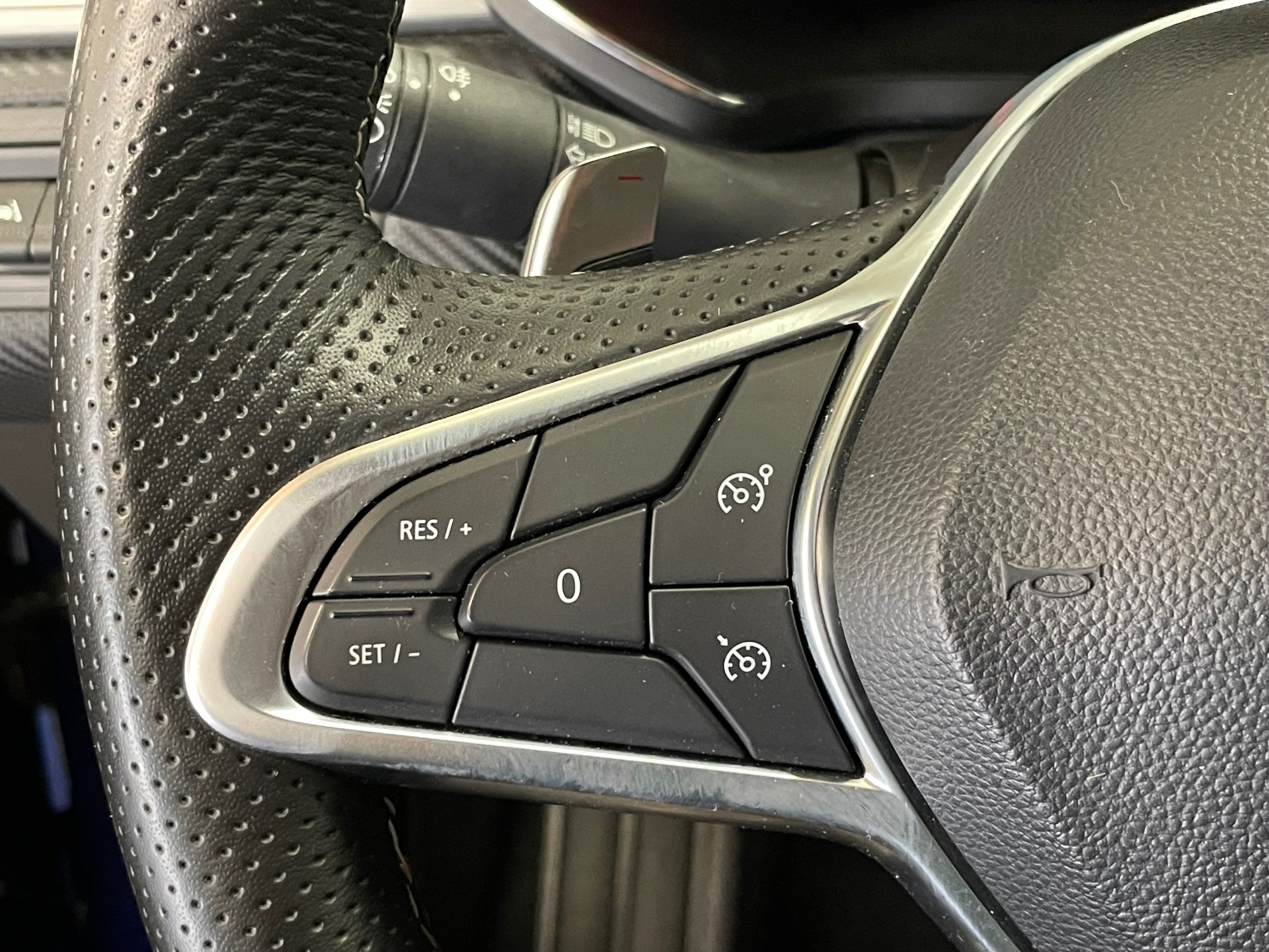 RENAULT CAPTUR mild hybrid 160 EDC R.S. line