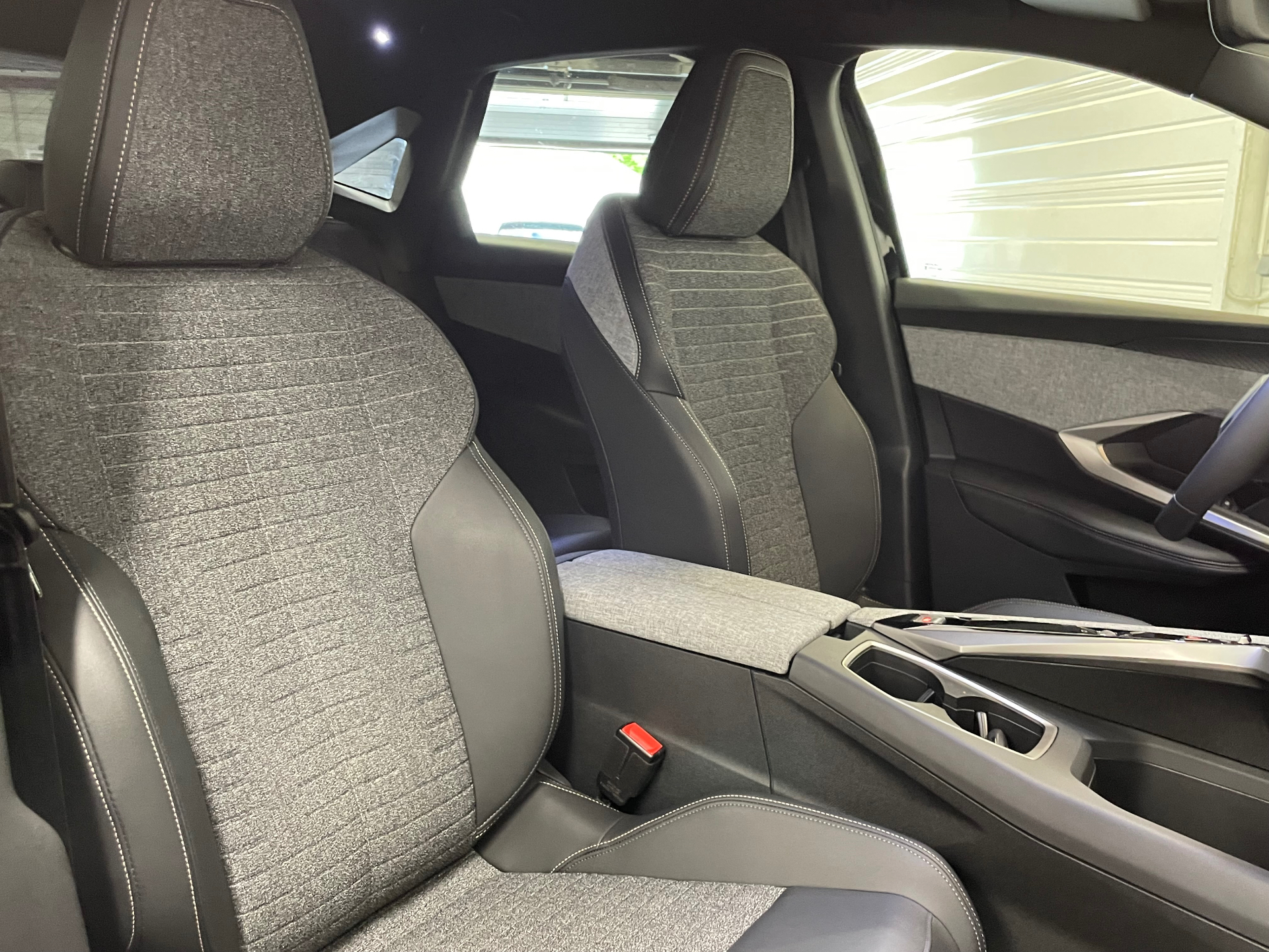 PEUGEOT 3008 Hybrid 145 e-DCS6 Allure