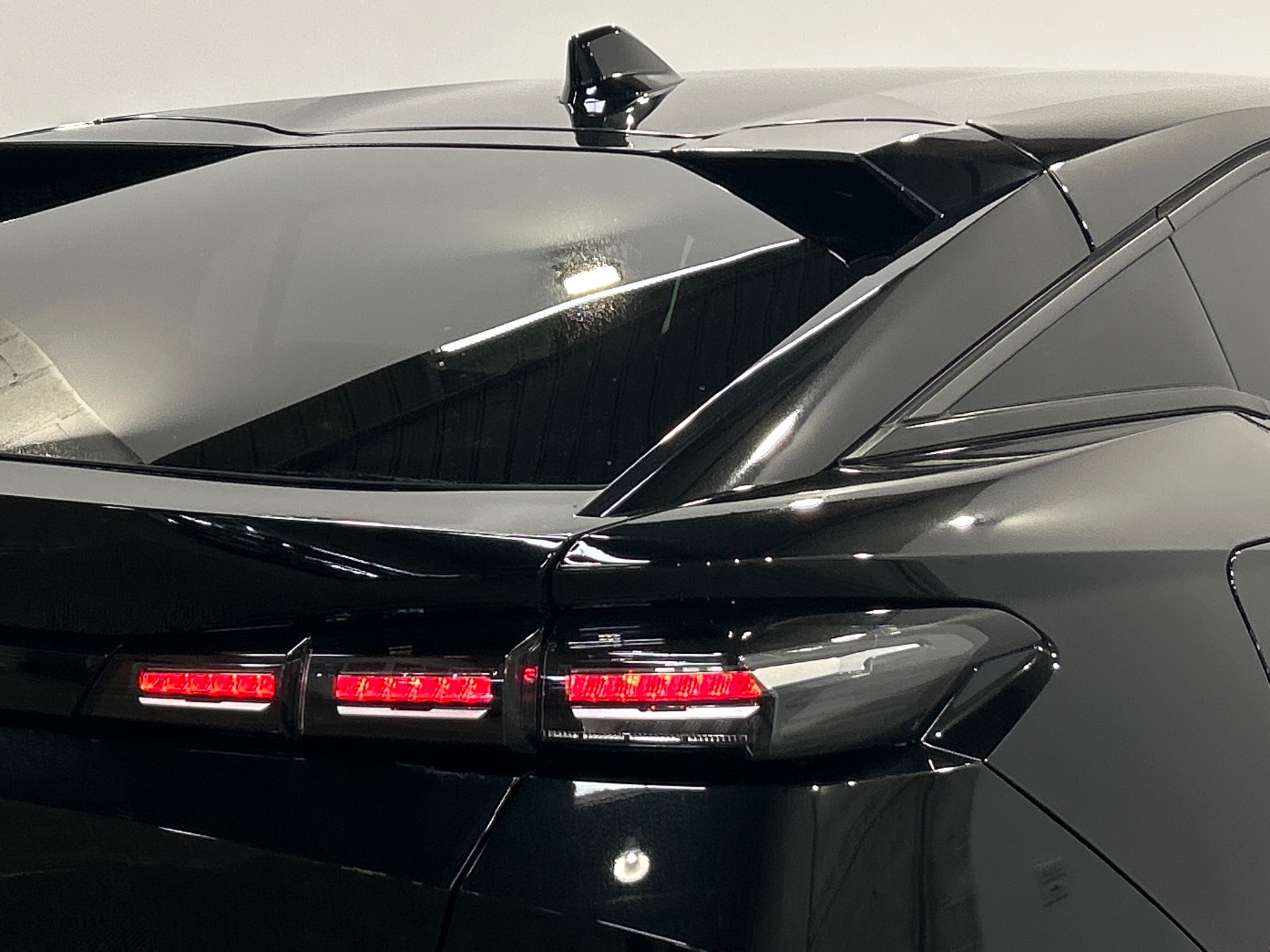 PEUGEOT 408 Hybrid 145 e-DCS6 Allure