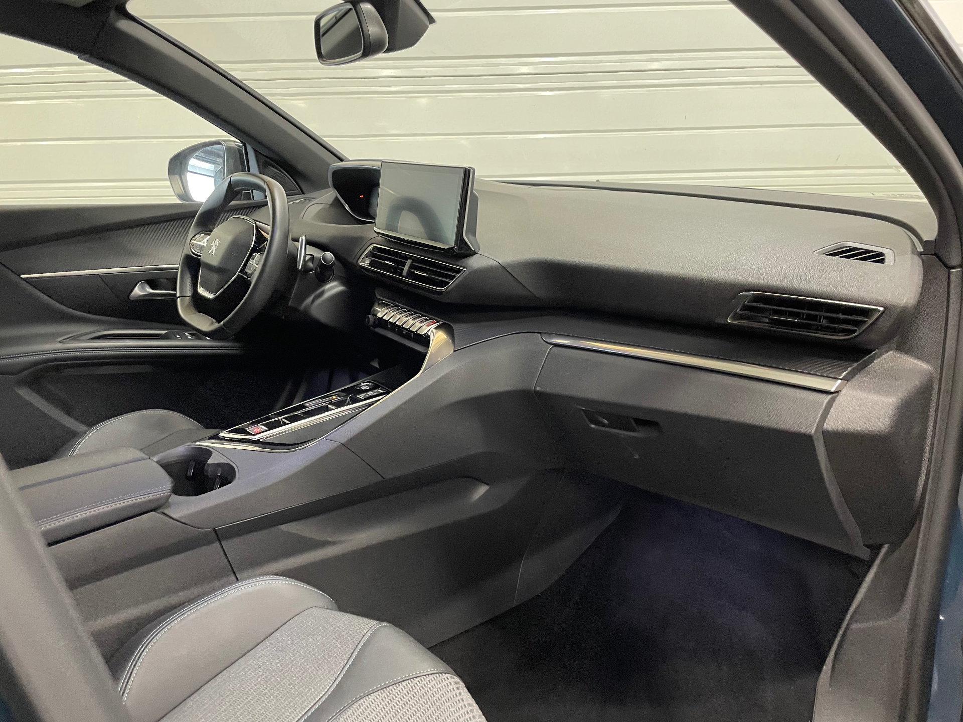 PEUGEOT 3008 Hybrid 136 e-DCS6 Allure Pack