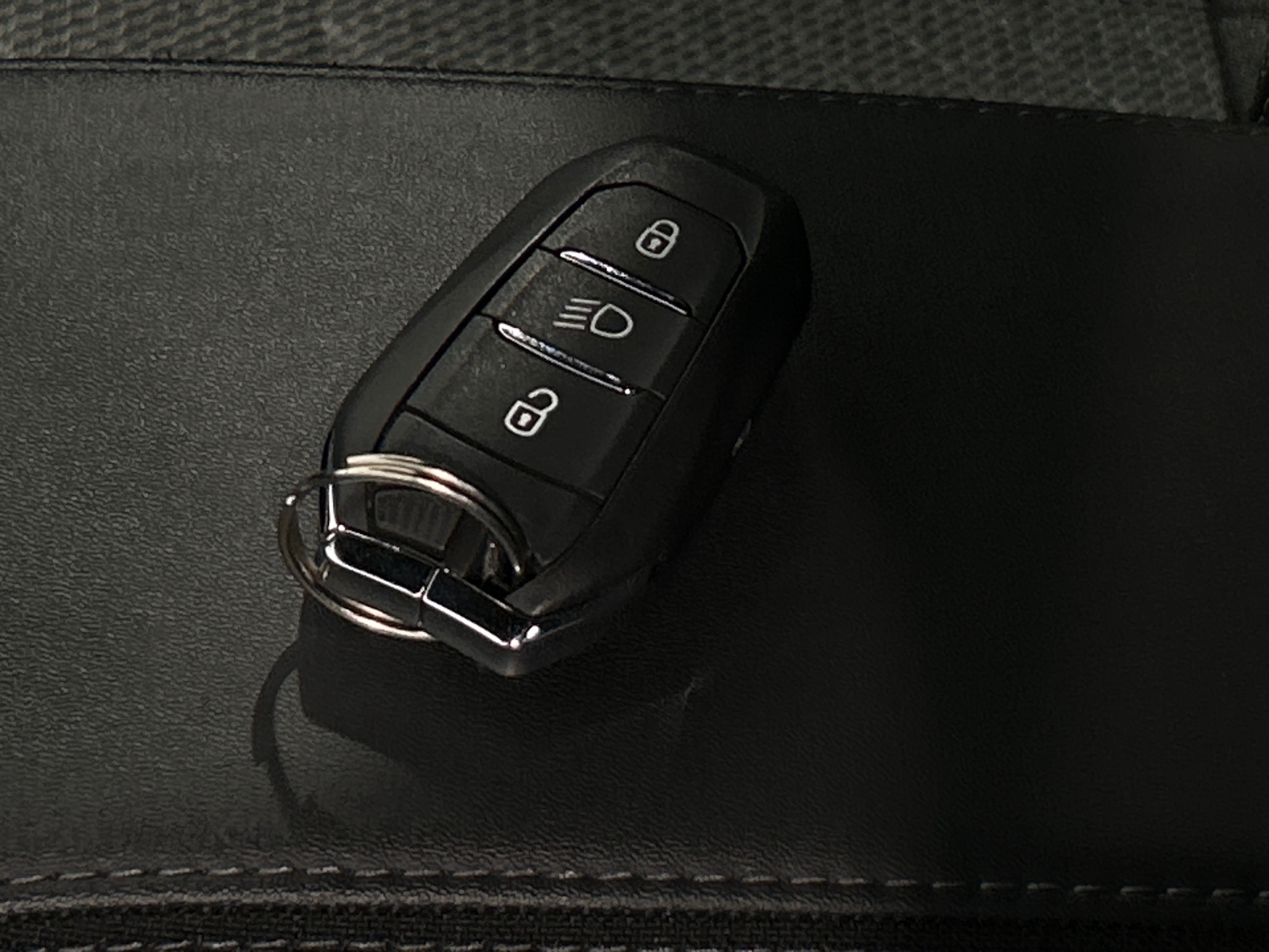 PEUGEOT 2008 Hybrid 145 e-DCS6 Allure