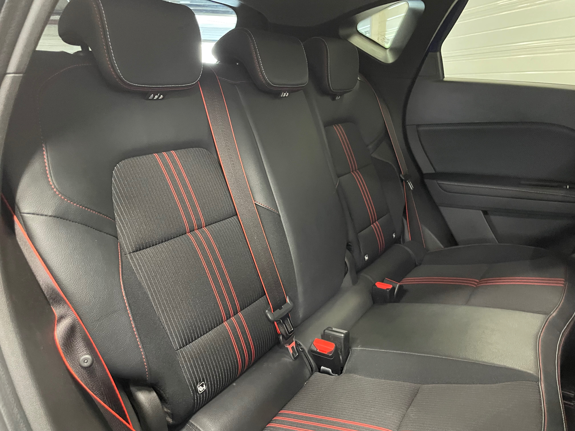 RENAULT CAPTUR mild hybrid 160 EDC R.S. line