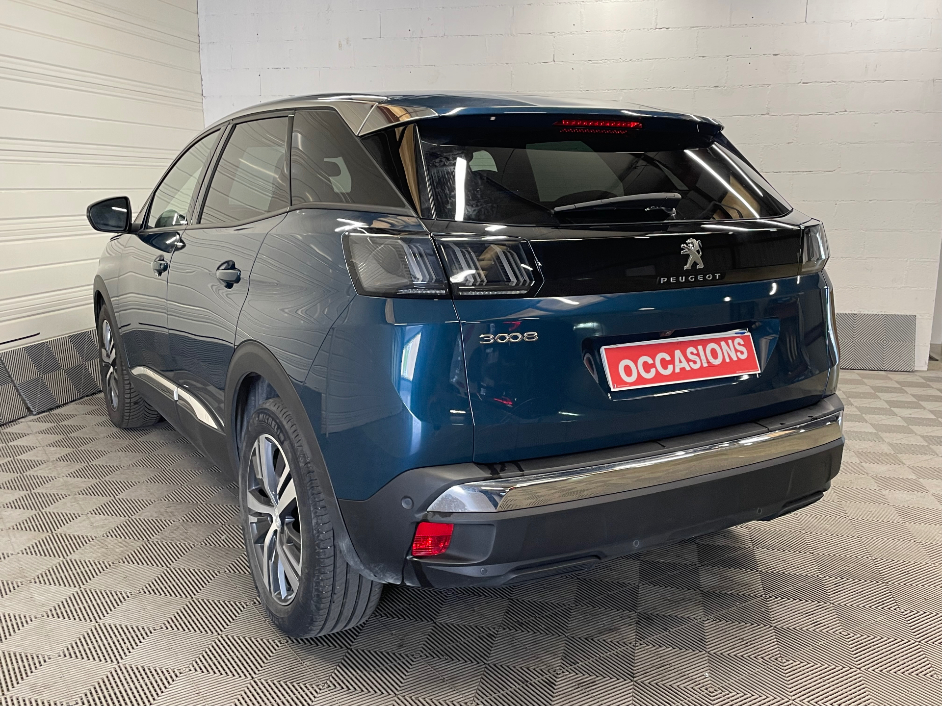 PEUGEOT 3008 Hybrid 136 e-DCS6 Allure Pack