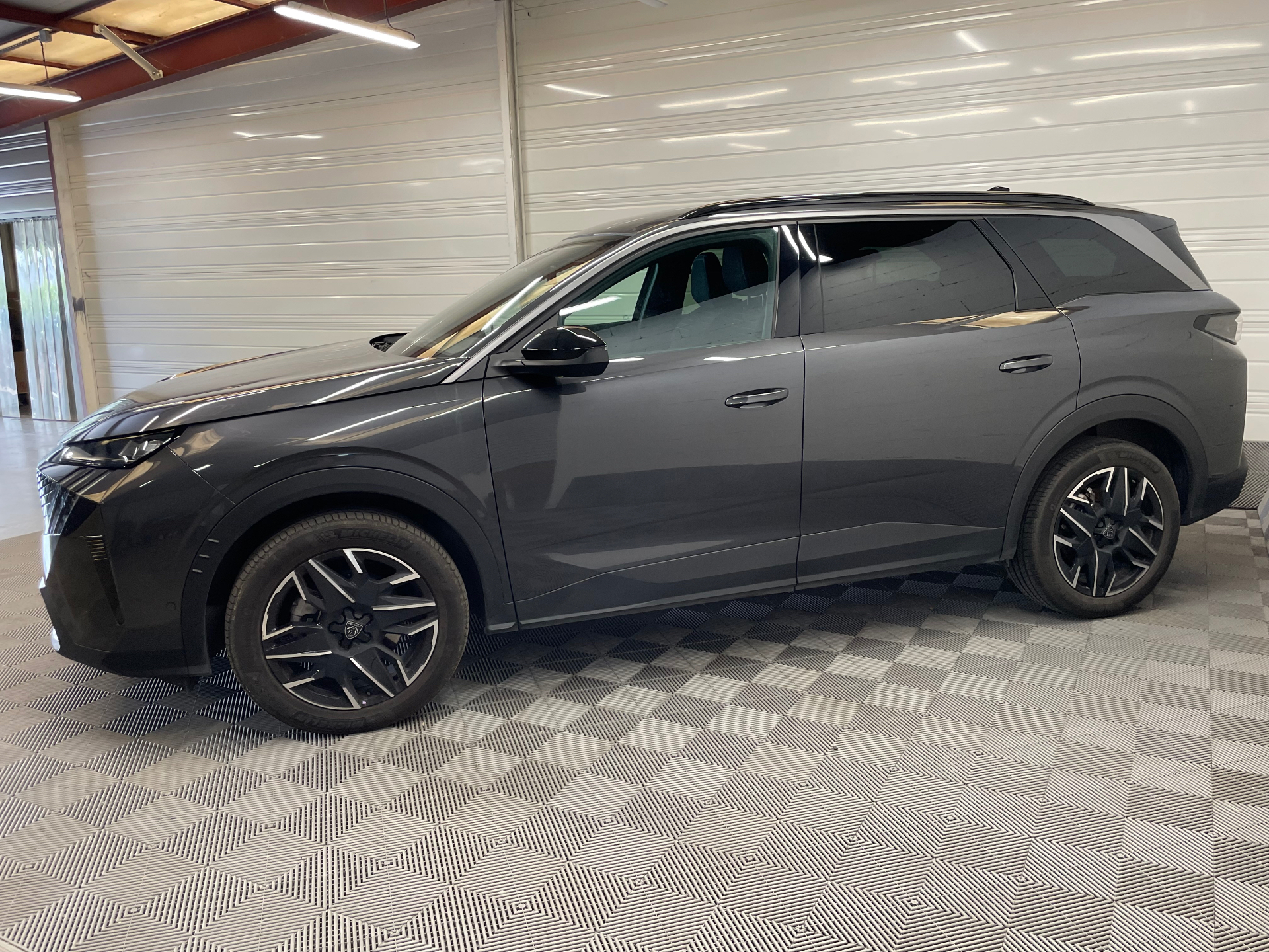 PEUGEOT 5008 Hybrid 145 ch e-DCS6 Allure