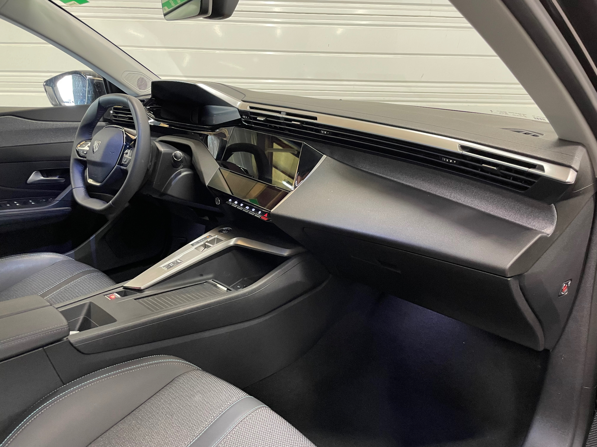 PEUGEOT 408 Hybrid 145 e-DCS6 Allure