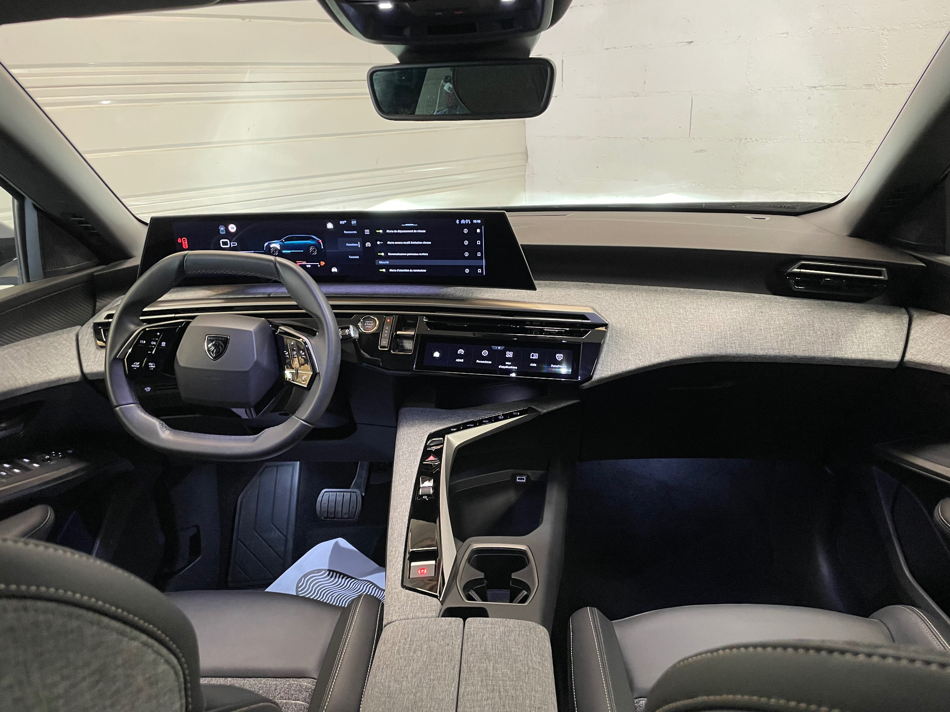 PEUGEOT 5008 Hybrid 145 ch e-DCS6 Allure