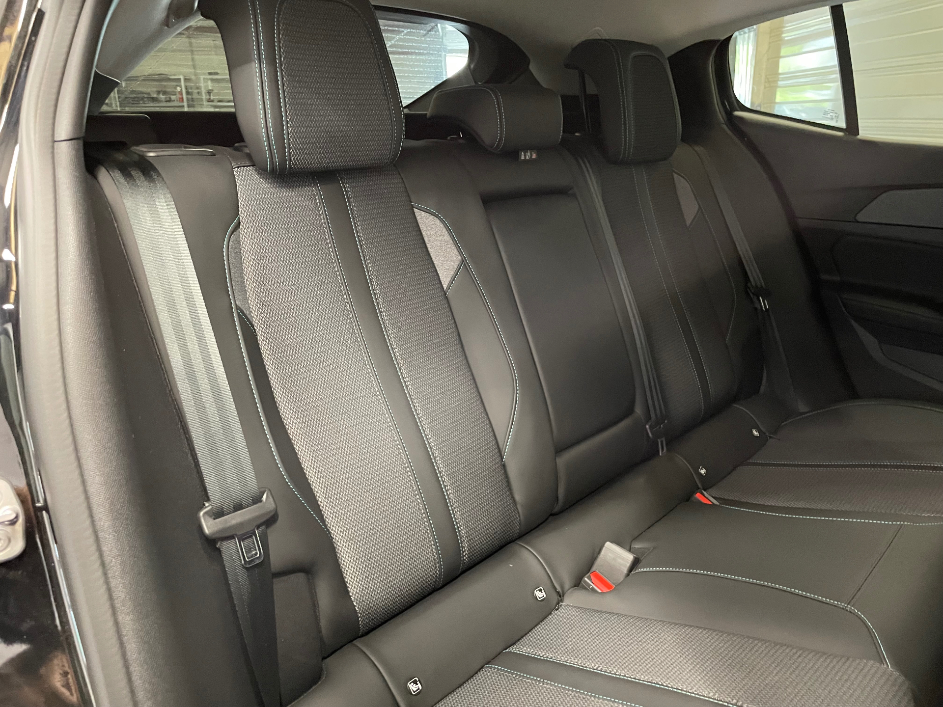PEUGEOT 408 Hybrid 145 e-DCS6 Allure