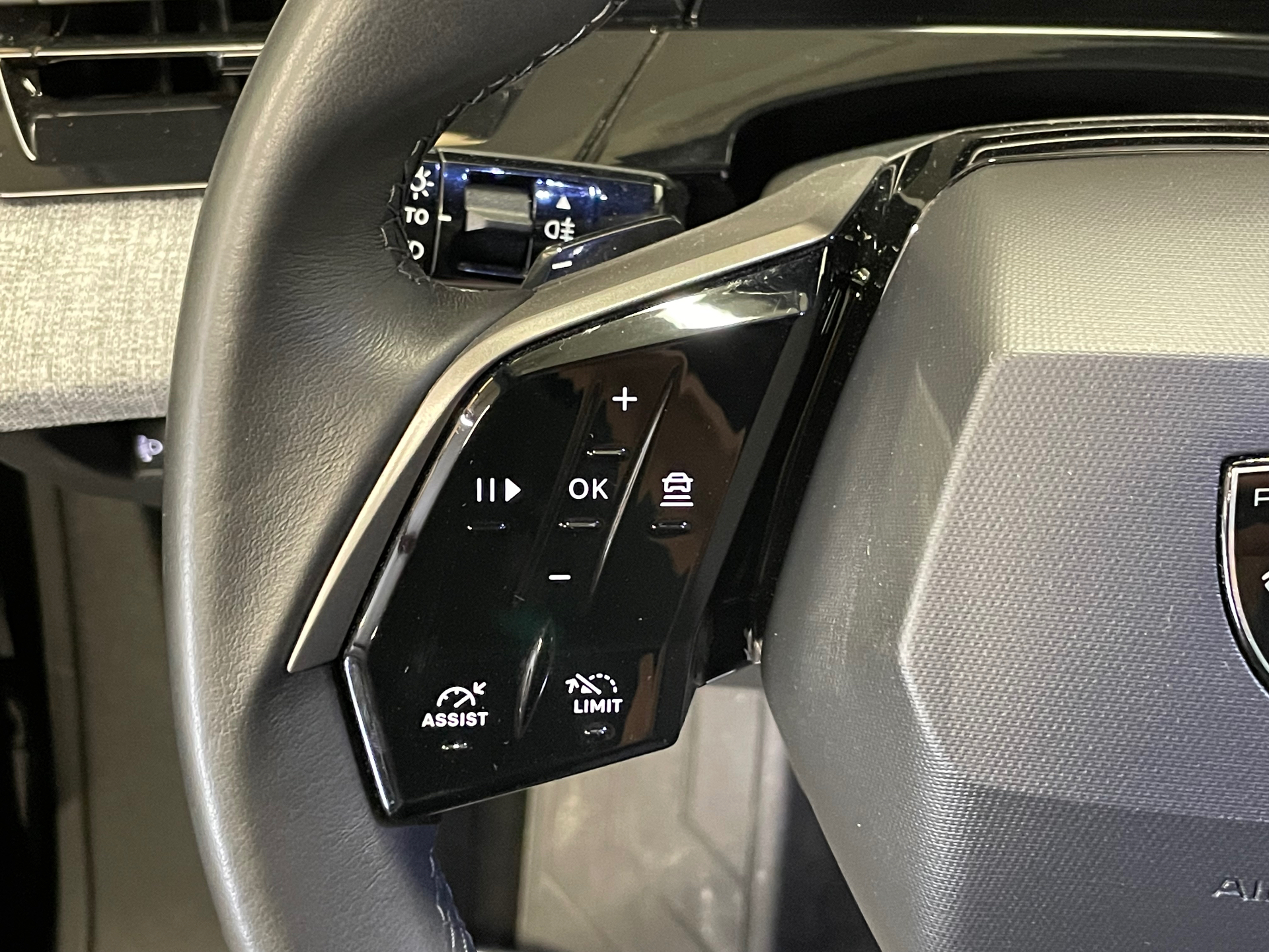 PEUGEOT 3008 Hybrid 145 e-DCS6 Allure
