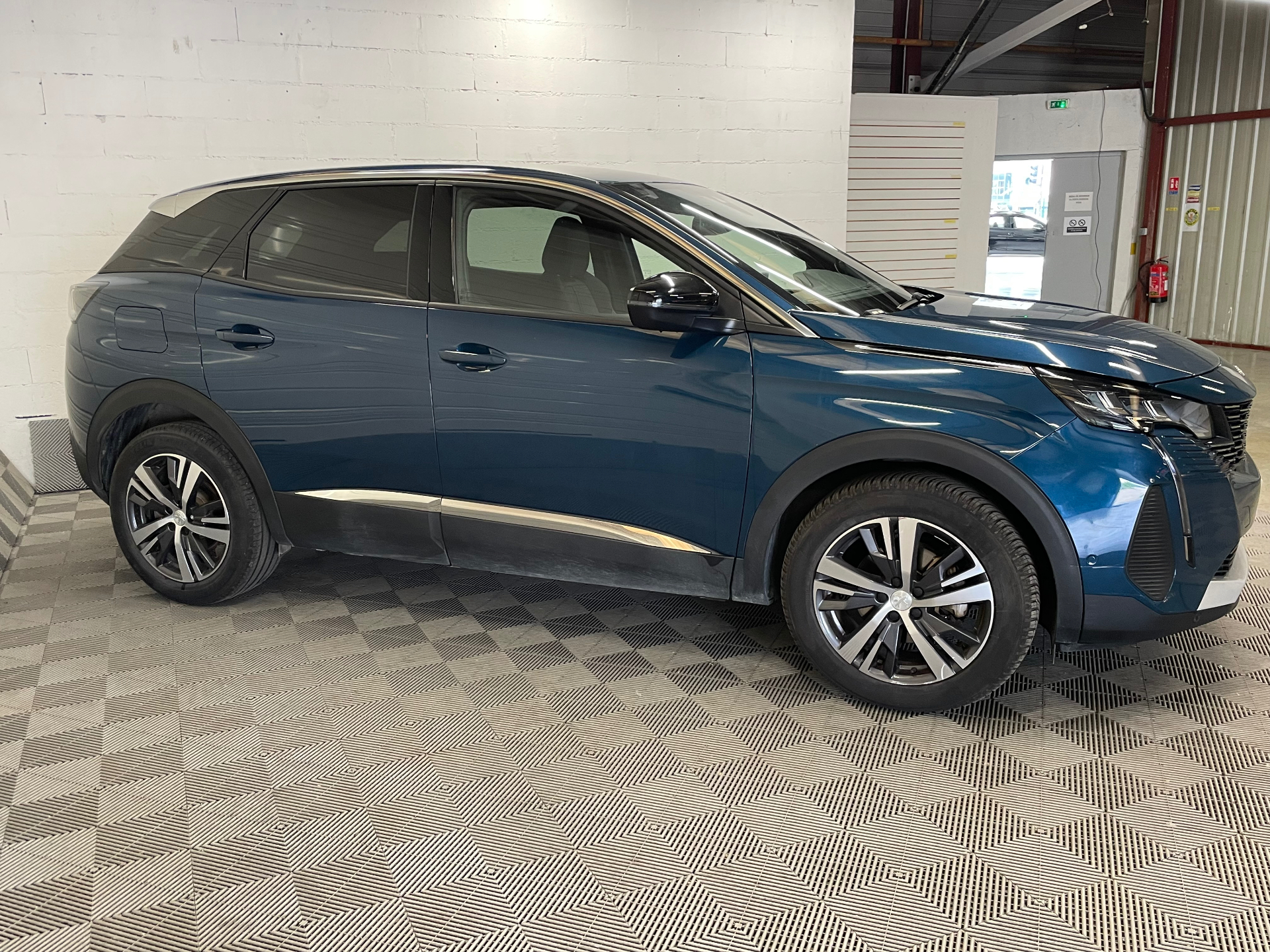 PEUGEOT 3008 Hybrid 136 e-DCS6 Allure Pack
