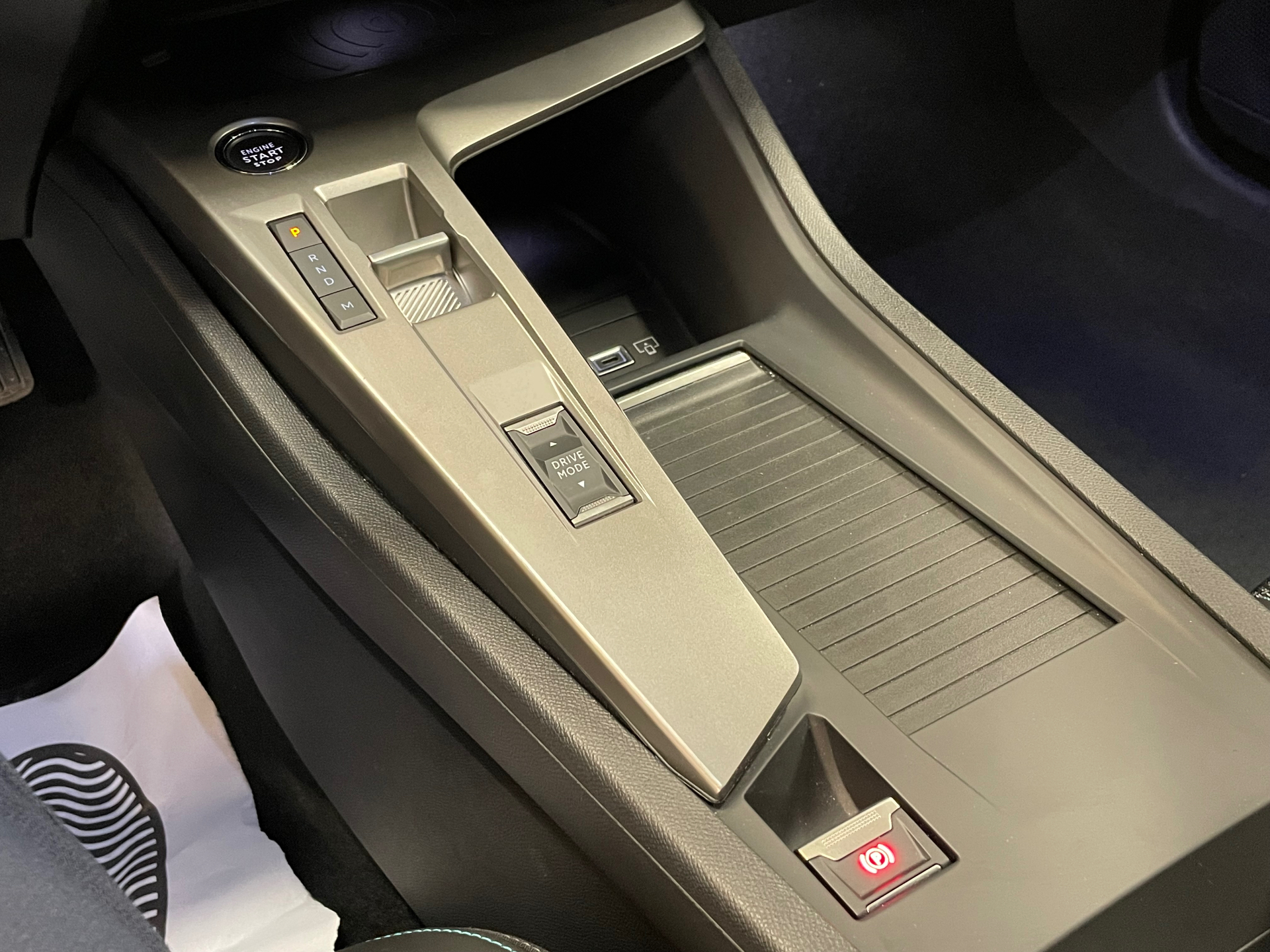 PEUGEOT 408 Hybrid 145 e-DCS6 Allure