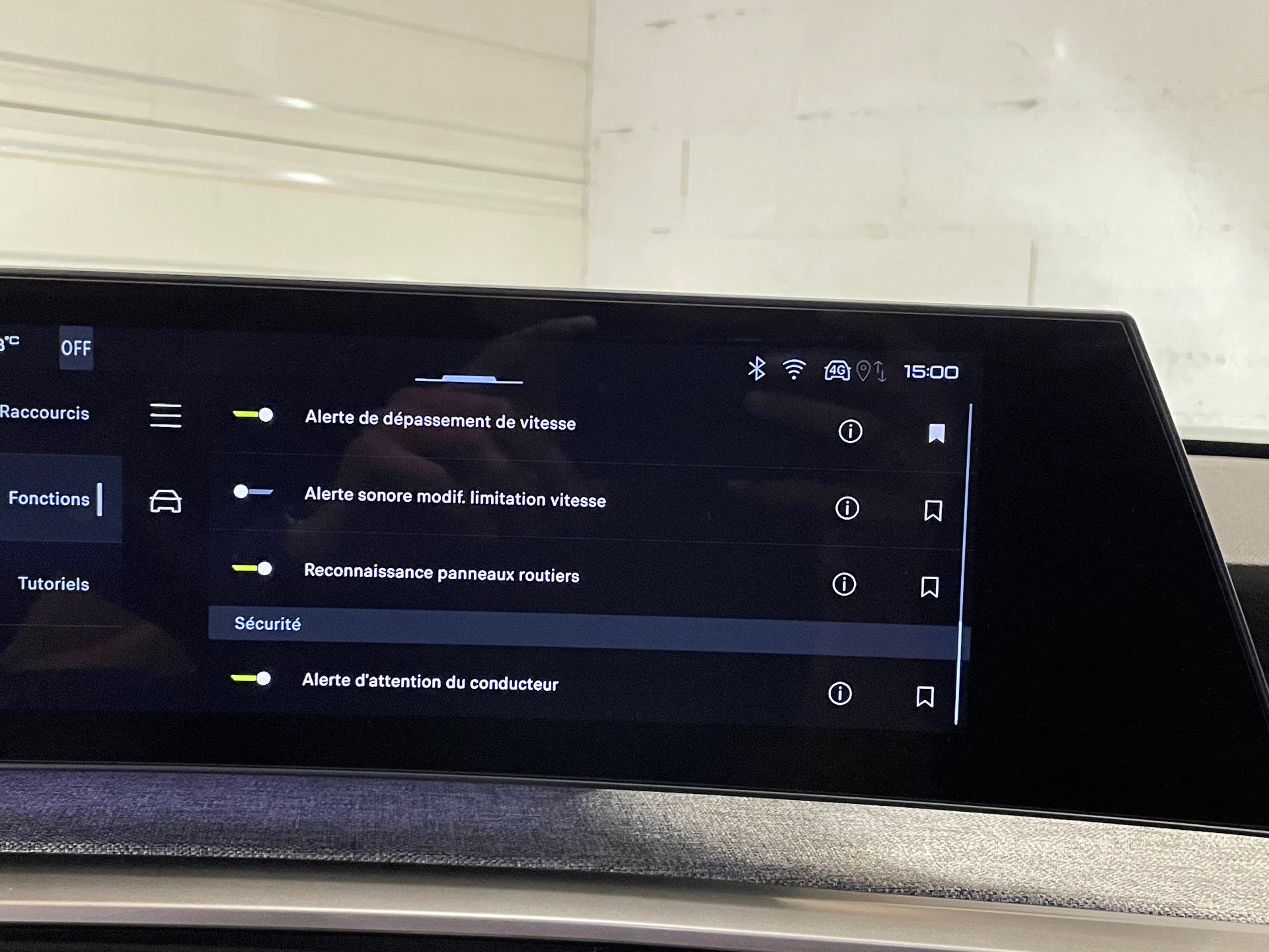 PEUGEOT 3008 Hybrid 145 e-DCS6 Allure