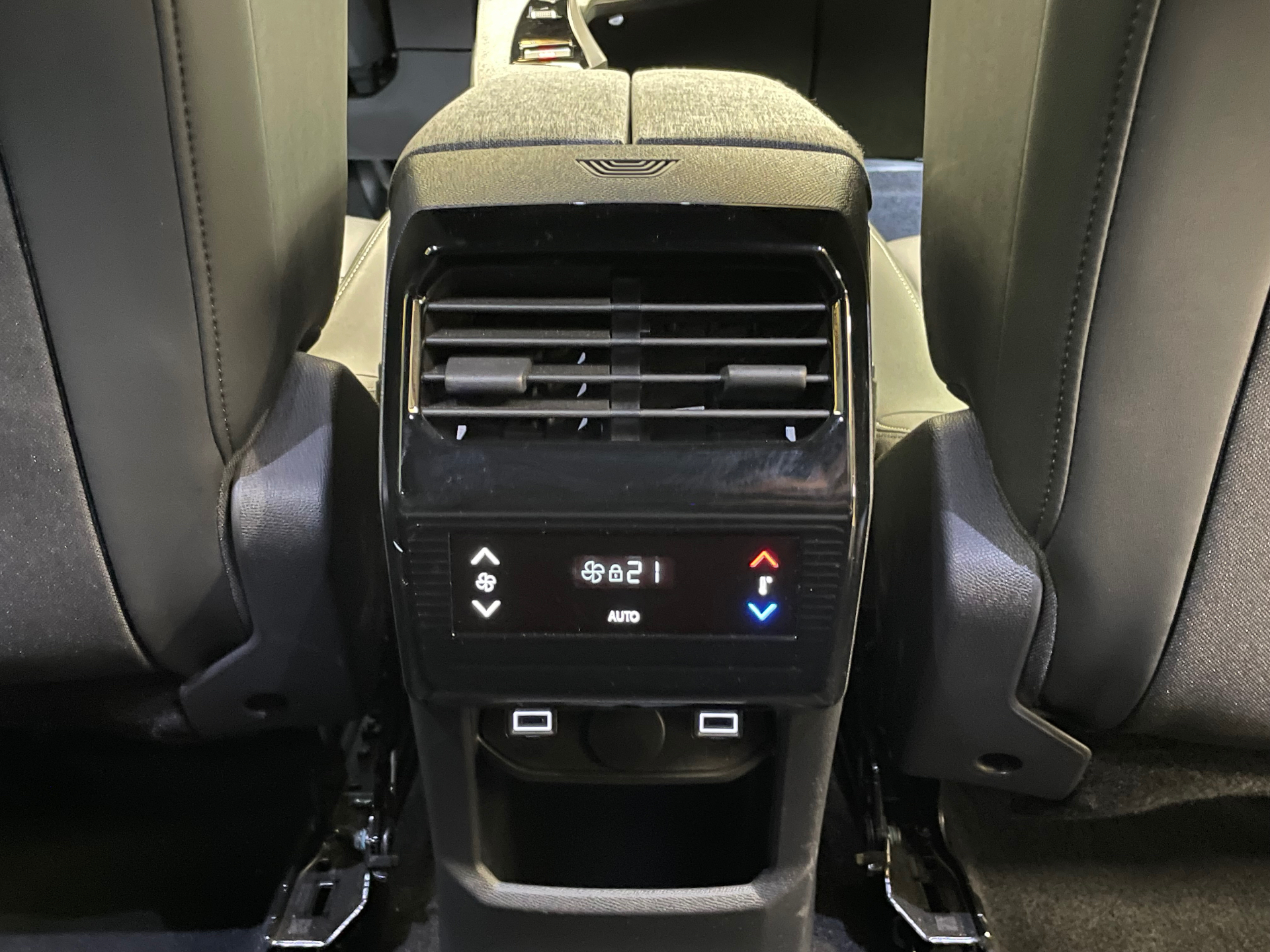 PEUGEOT 5008 Hybrid 145 ch e-DCS6 Allure