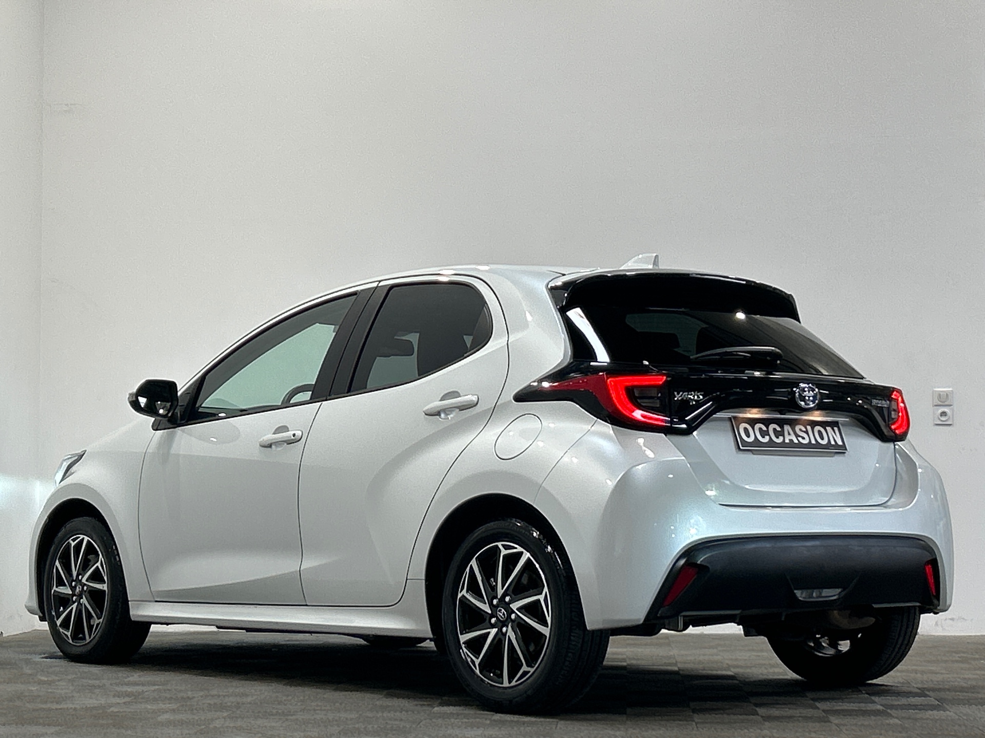 TOYOTA YARIS HYBRIDE MY22 116H DESIGN