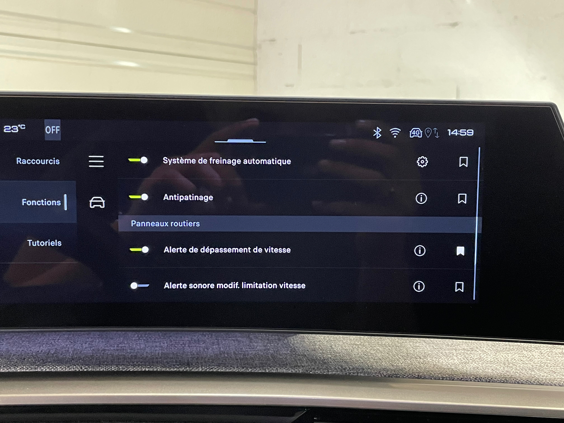 PEUGEOT 3008 Hybrid 145 e-DCS6 Allure