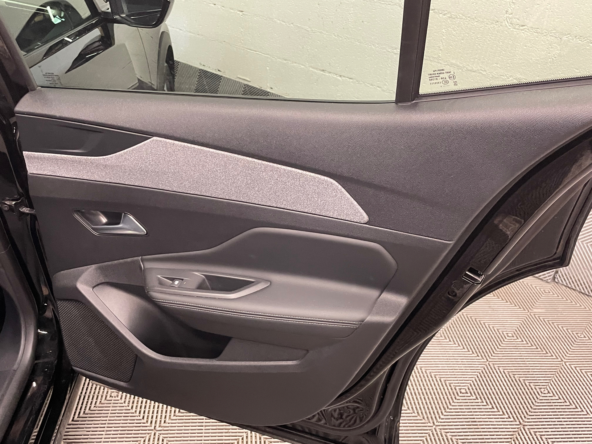 PEUGEOT 408 Hybrid 145 e-DCS6 Allure