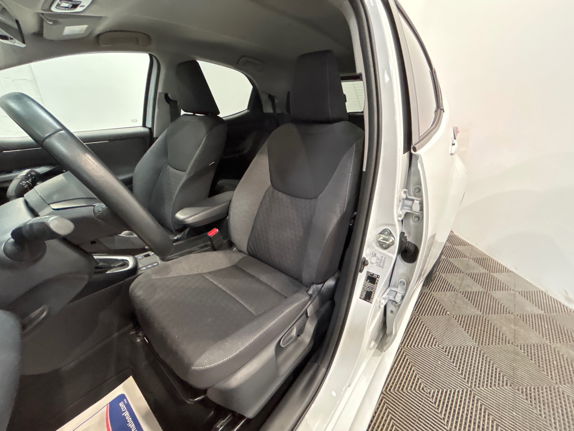 TOYOTA YARIS HYBRIDE MY22 116H DESIGN