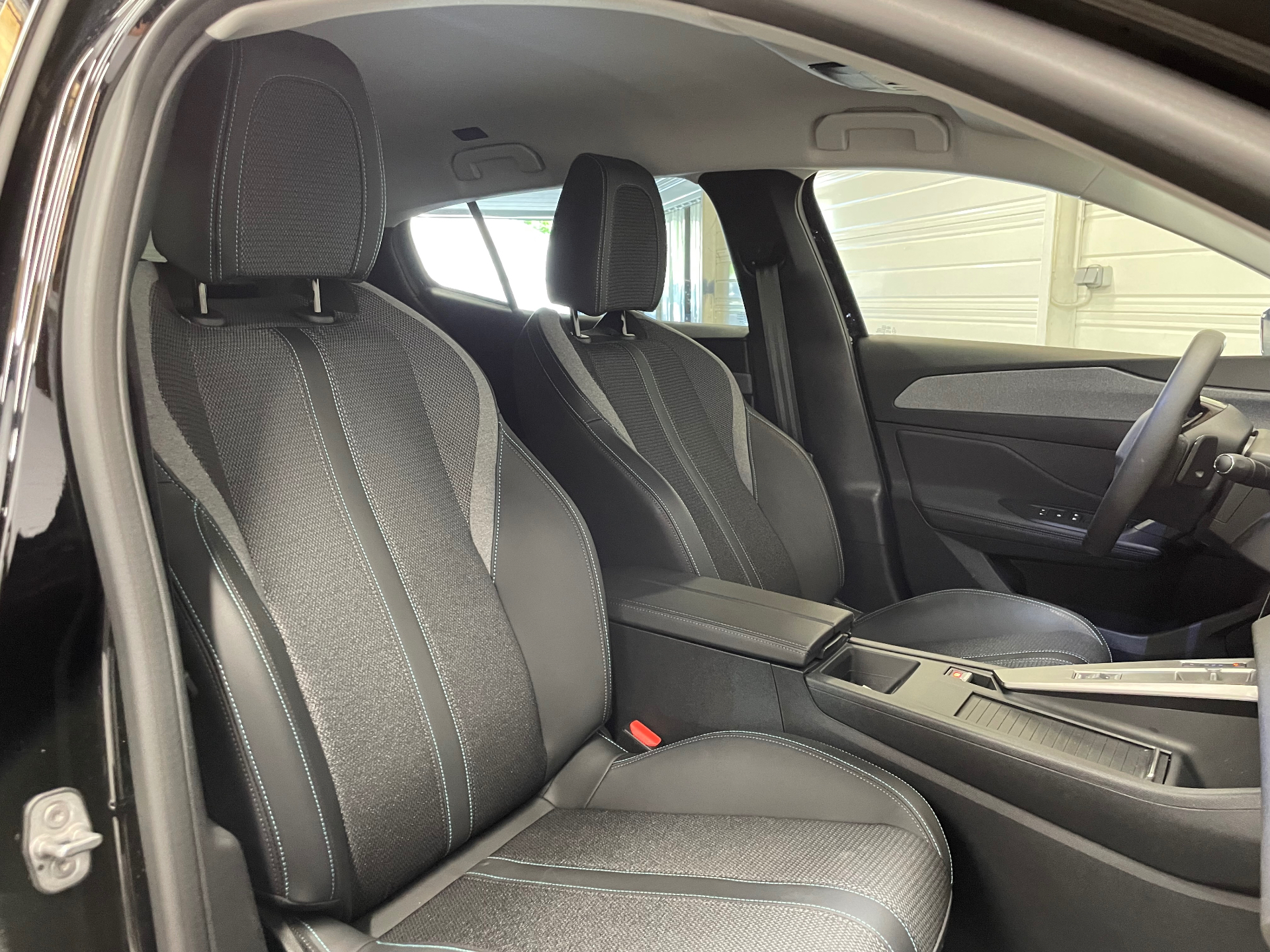 PEUGEOT 408 Hybrid 145 e-DCS6 Allure