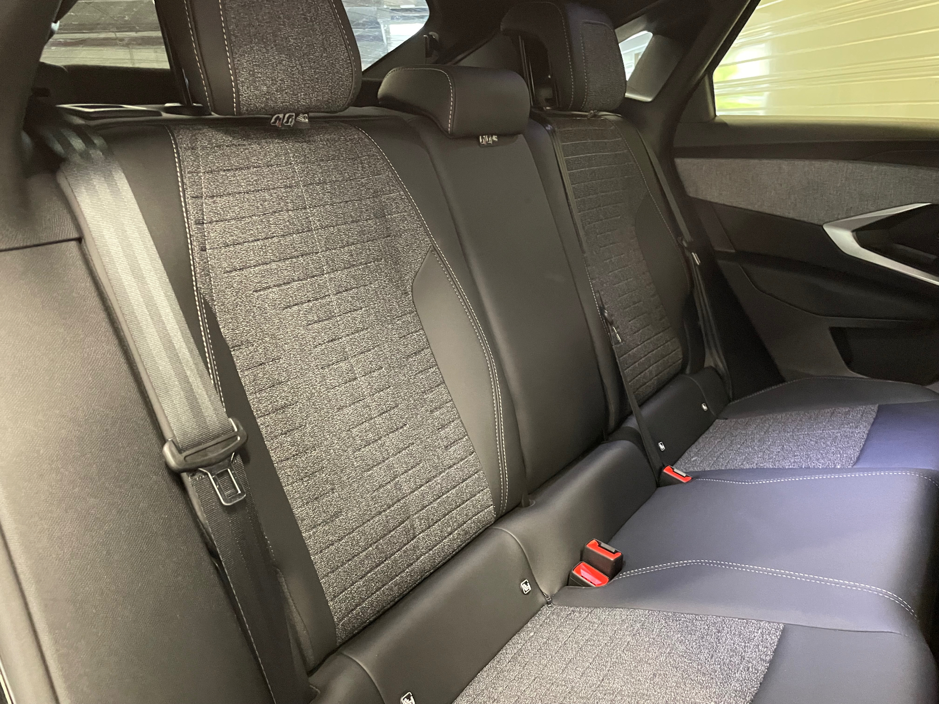 PEUGEOT 3008 Hybrid 145 e-DCS6 Allure