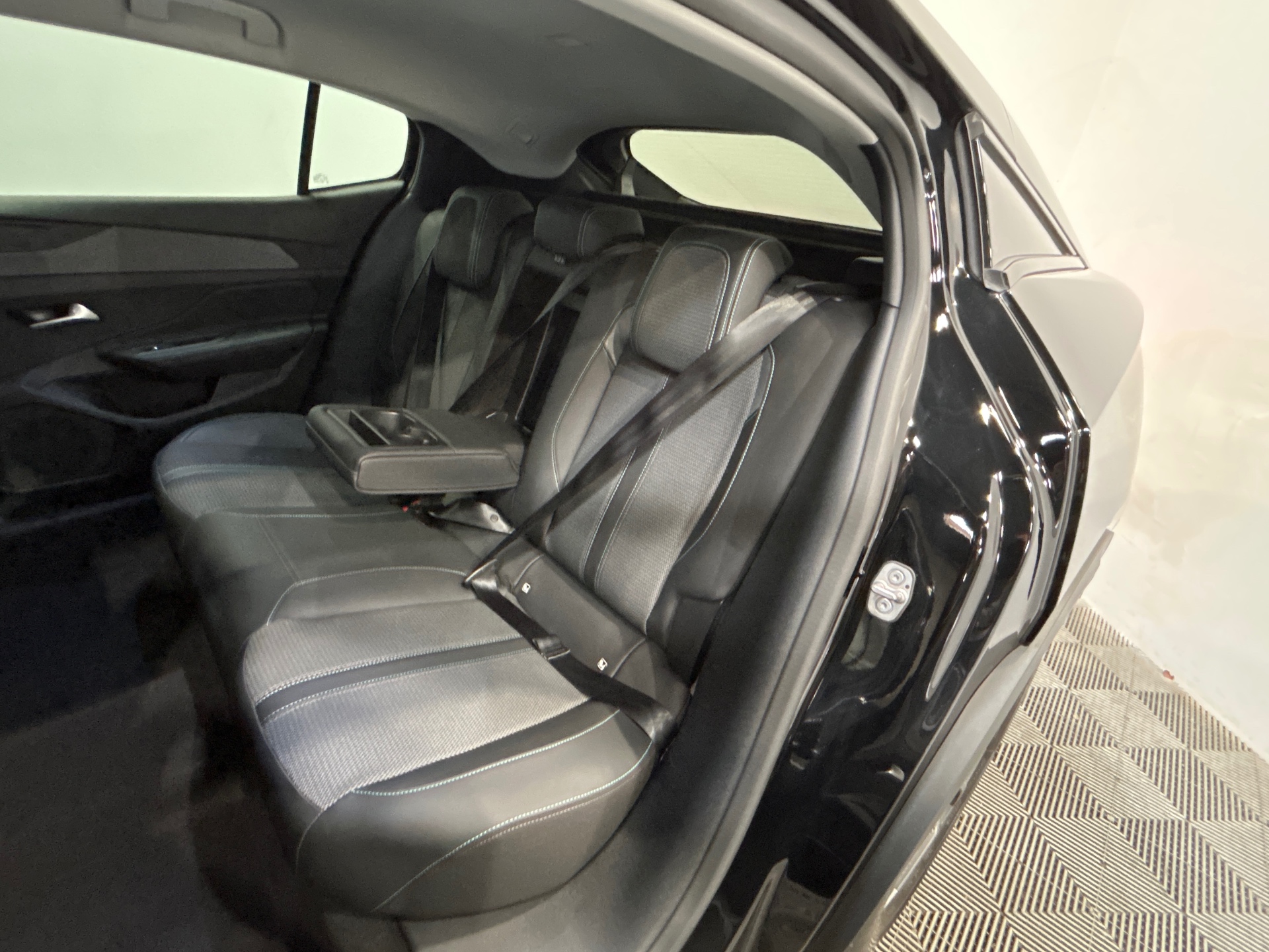PEUGEOT 408 Hybrid 145 e-DCS6 Allure