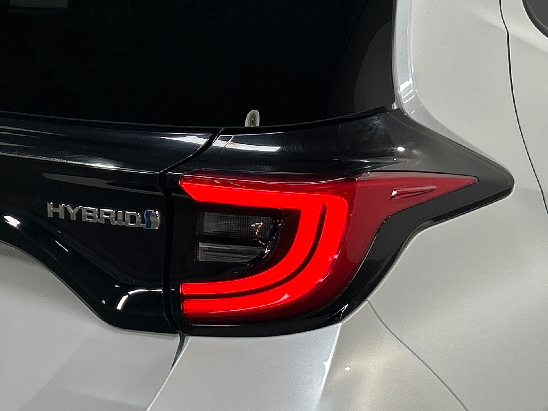 TOYOTA YARIS HYBRIDE MY22 116H DESIGN