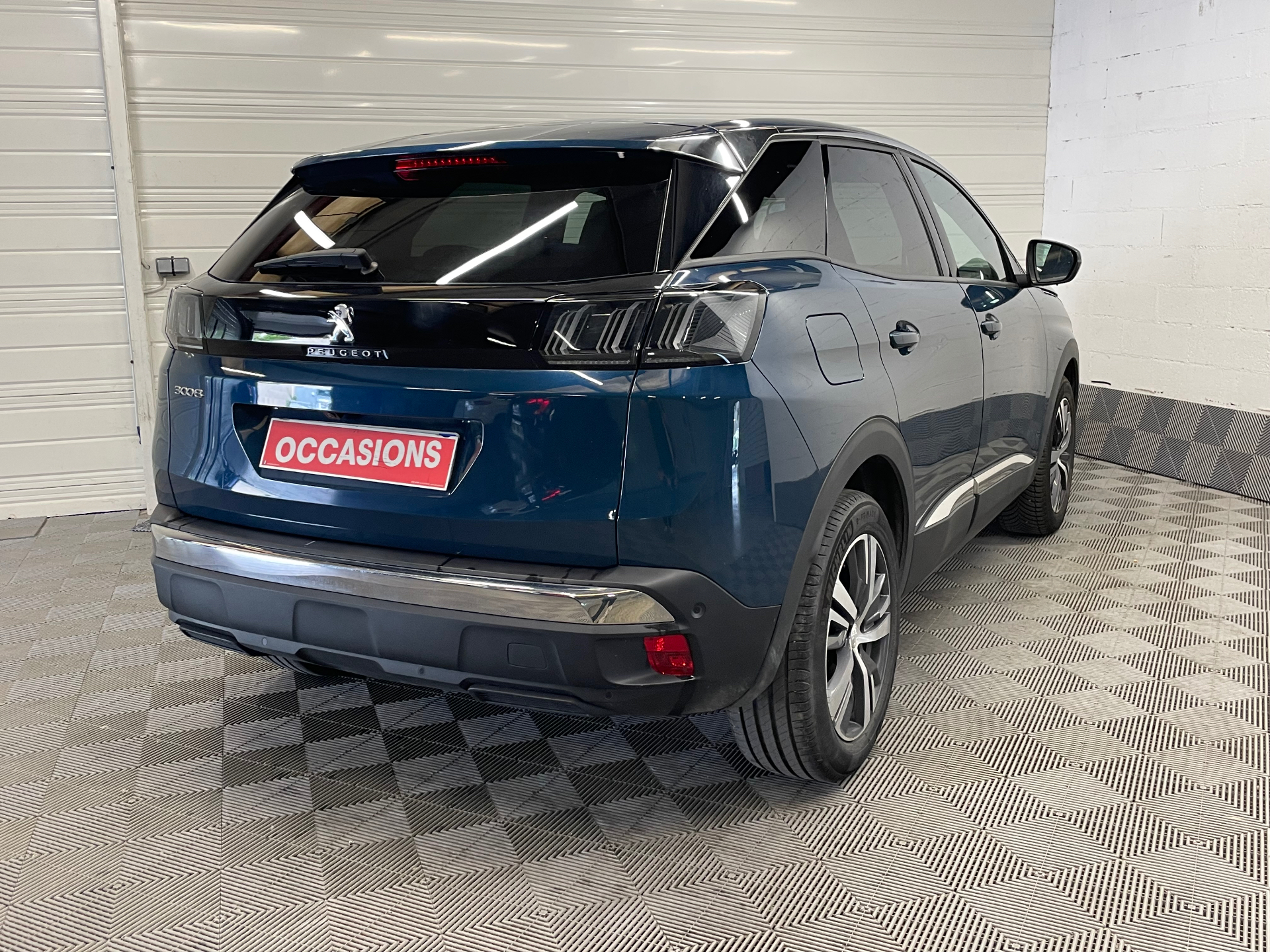 PEUGEOT 3008 Hybrid 136 e-DCS6 Allure Pack