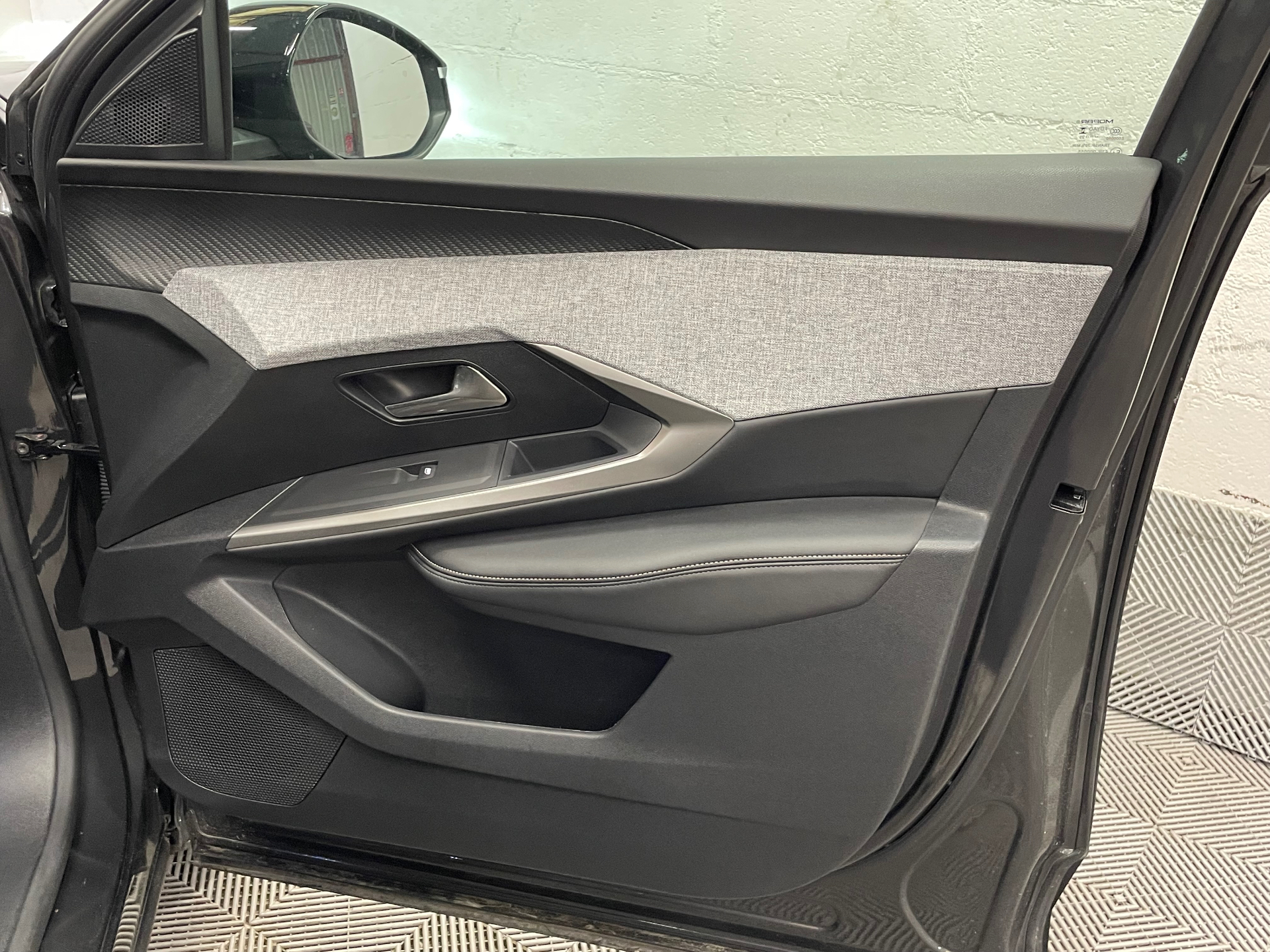 PEUGEOT 5008 Hybrid 145 ch e-DCS6 Allure