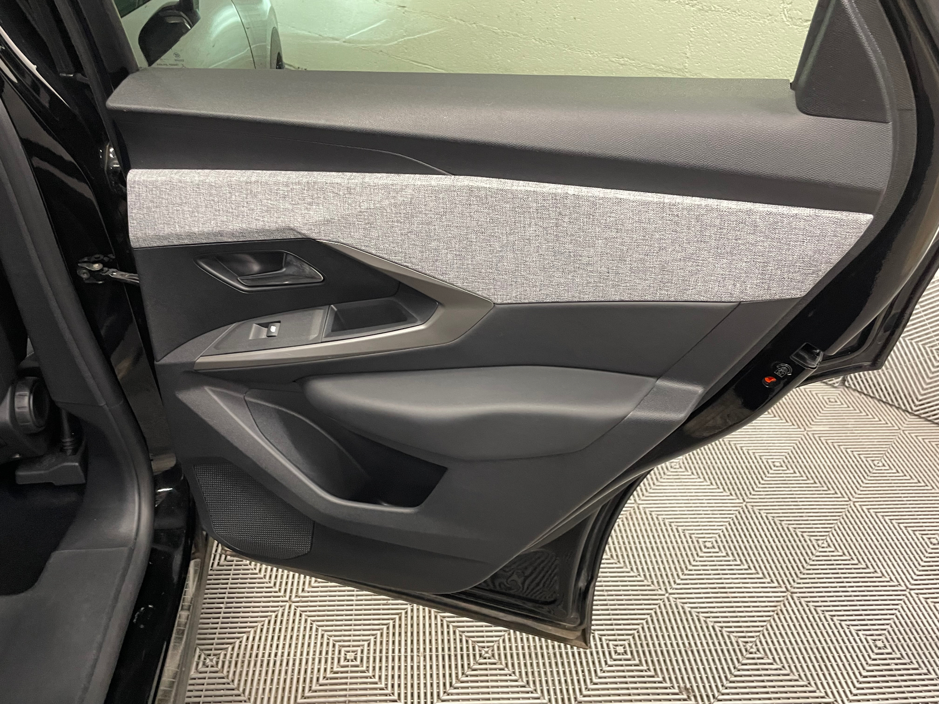 PEUGEOT 3008 Hybrid 145 e-DCS6 Allure