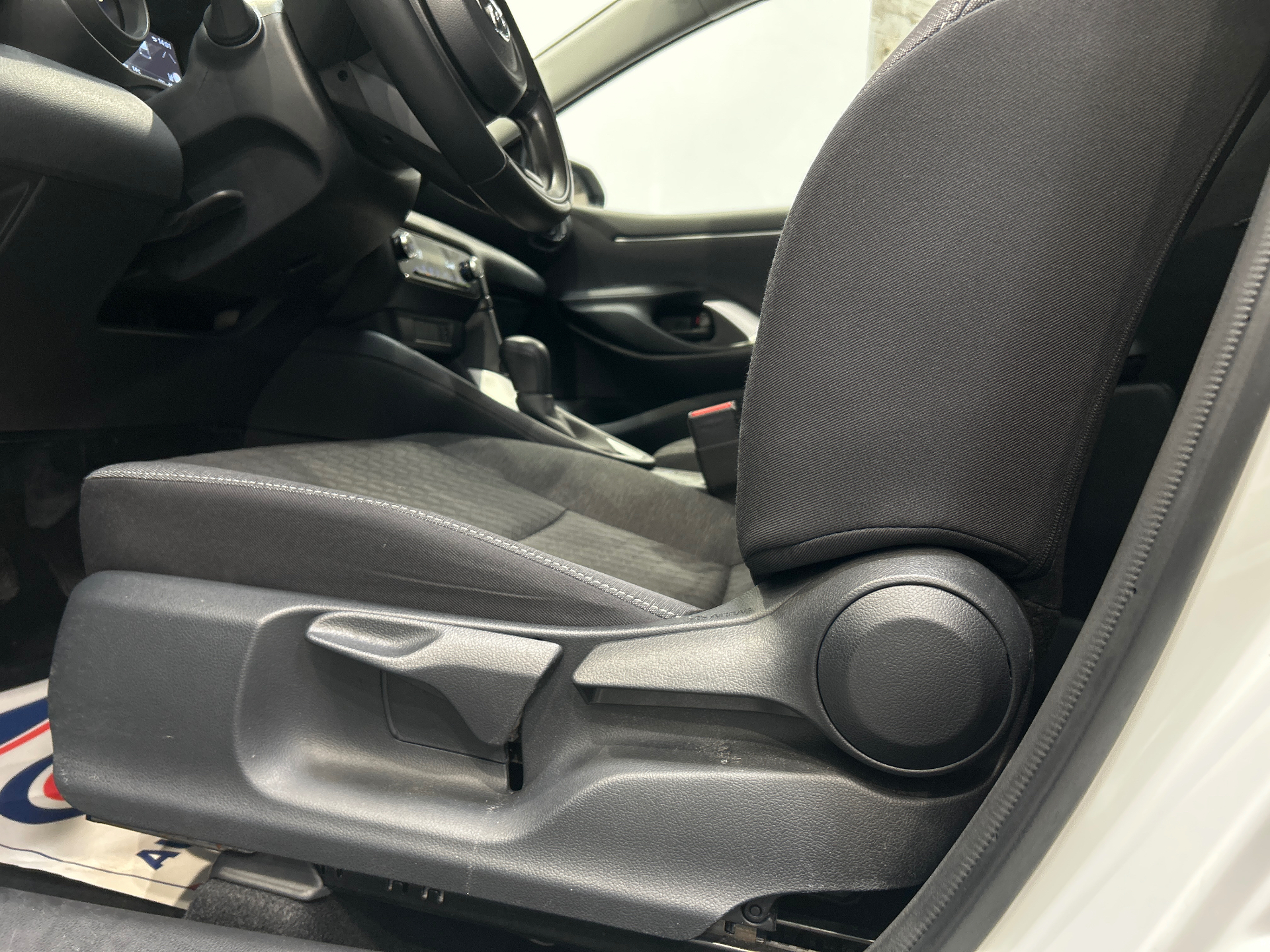 TOYOTA YARIS HYBRIDE MY22 116H DESIGN