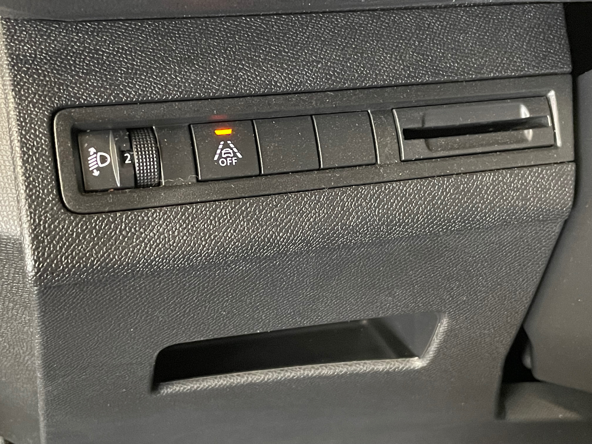 PEUGEOT 3008 Hybrid 136 e-DCS6 Allure Pack