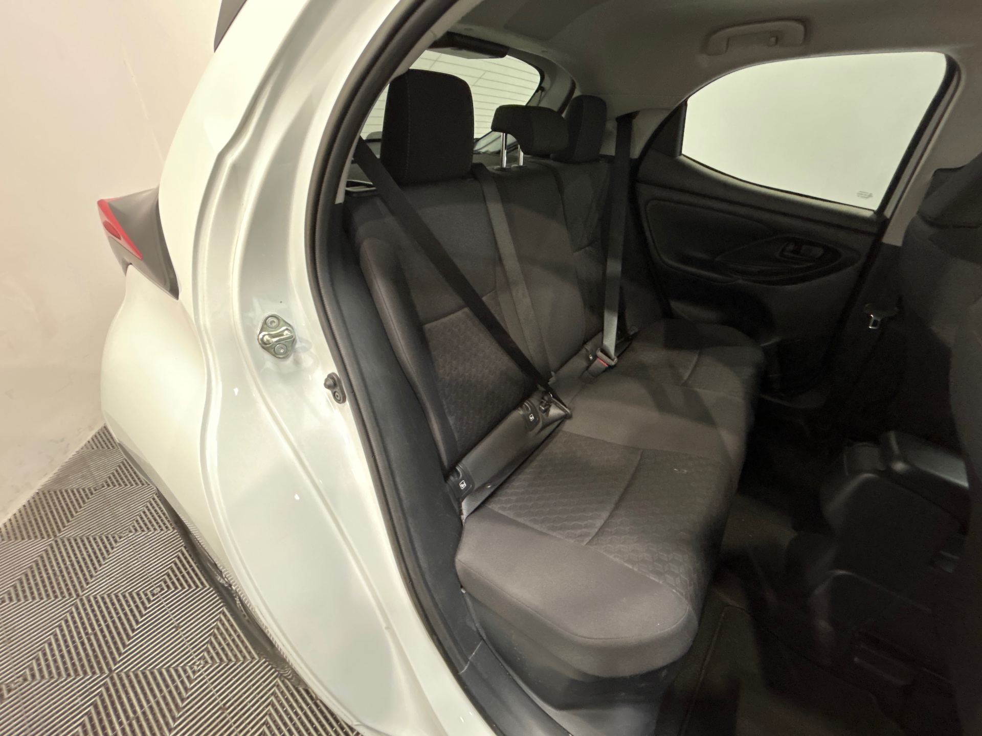 TOYOTA YARIS HYBRIDE MY22 116H DESIGN