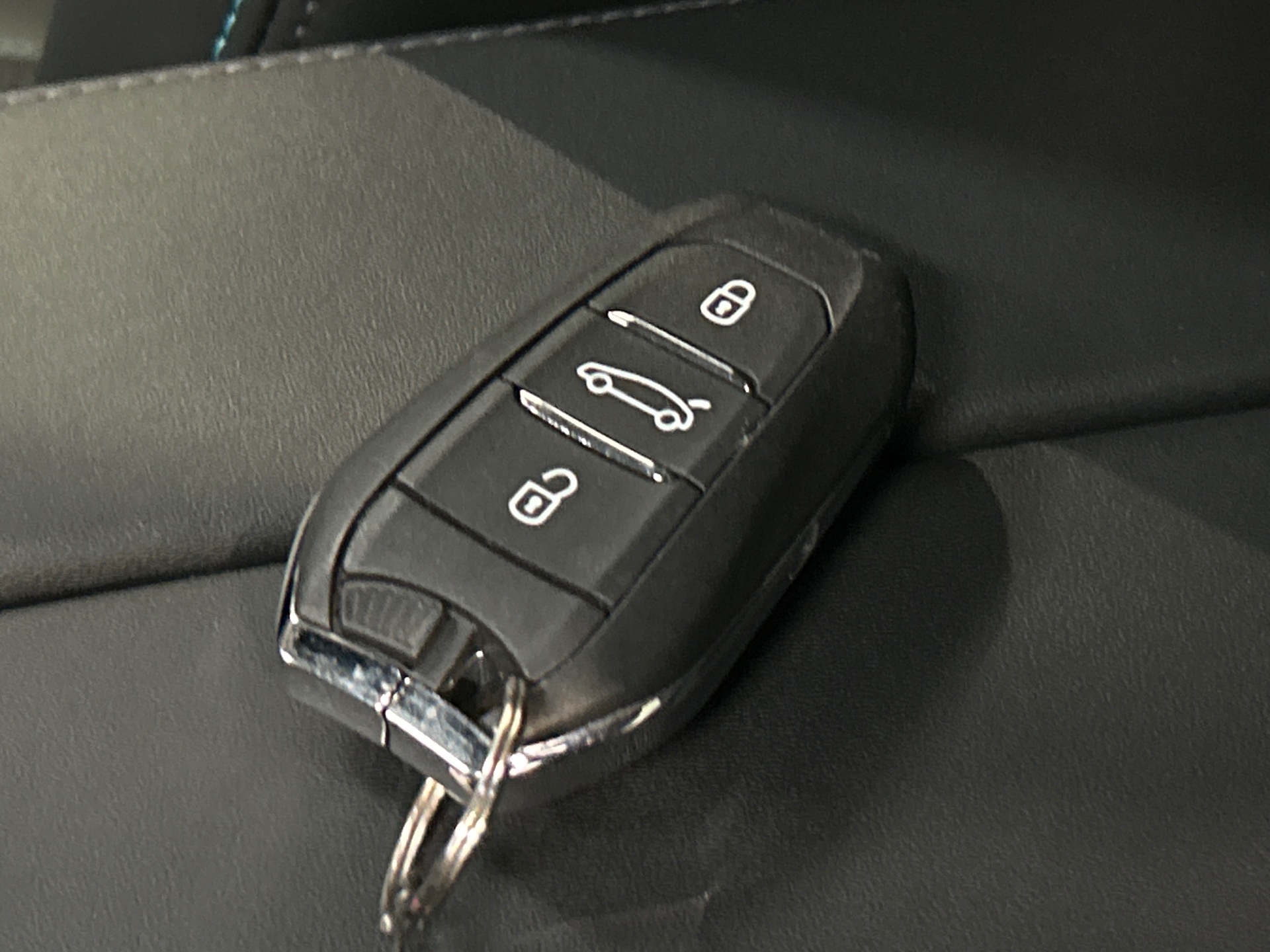 PEUGEOT 408 Hybrid 145 e-DCS6 Allure