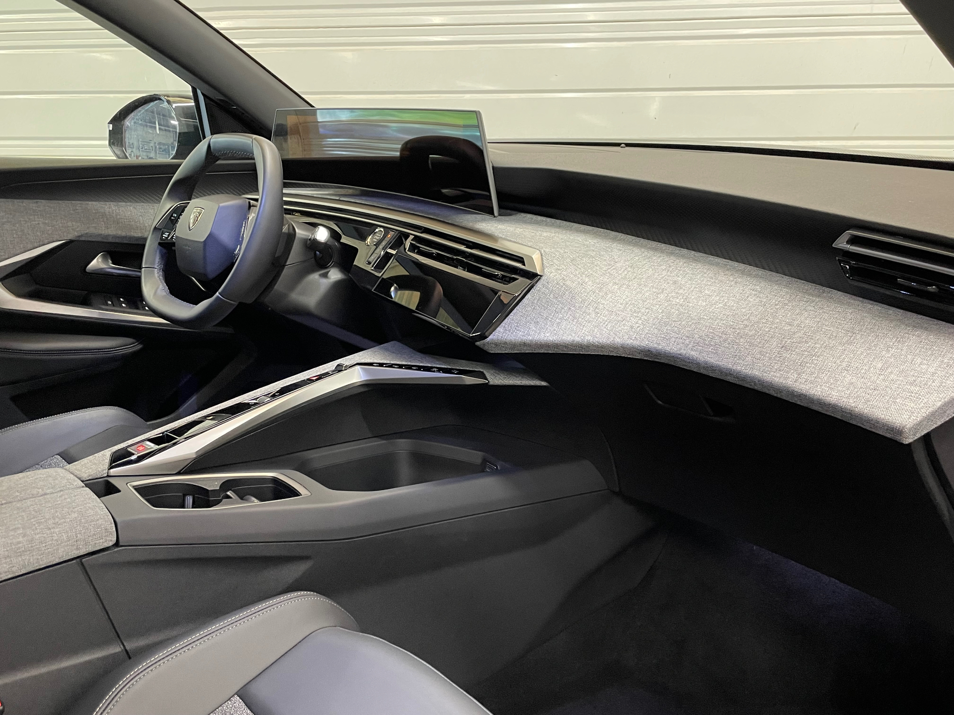PEUGEOT 3008 Hybrid 145 e-DCS6 Allure