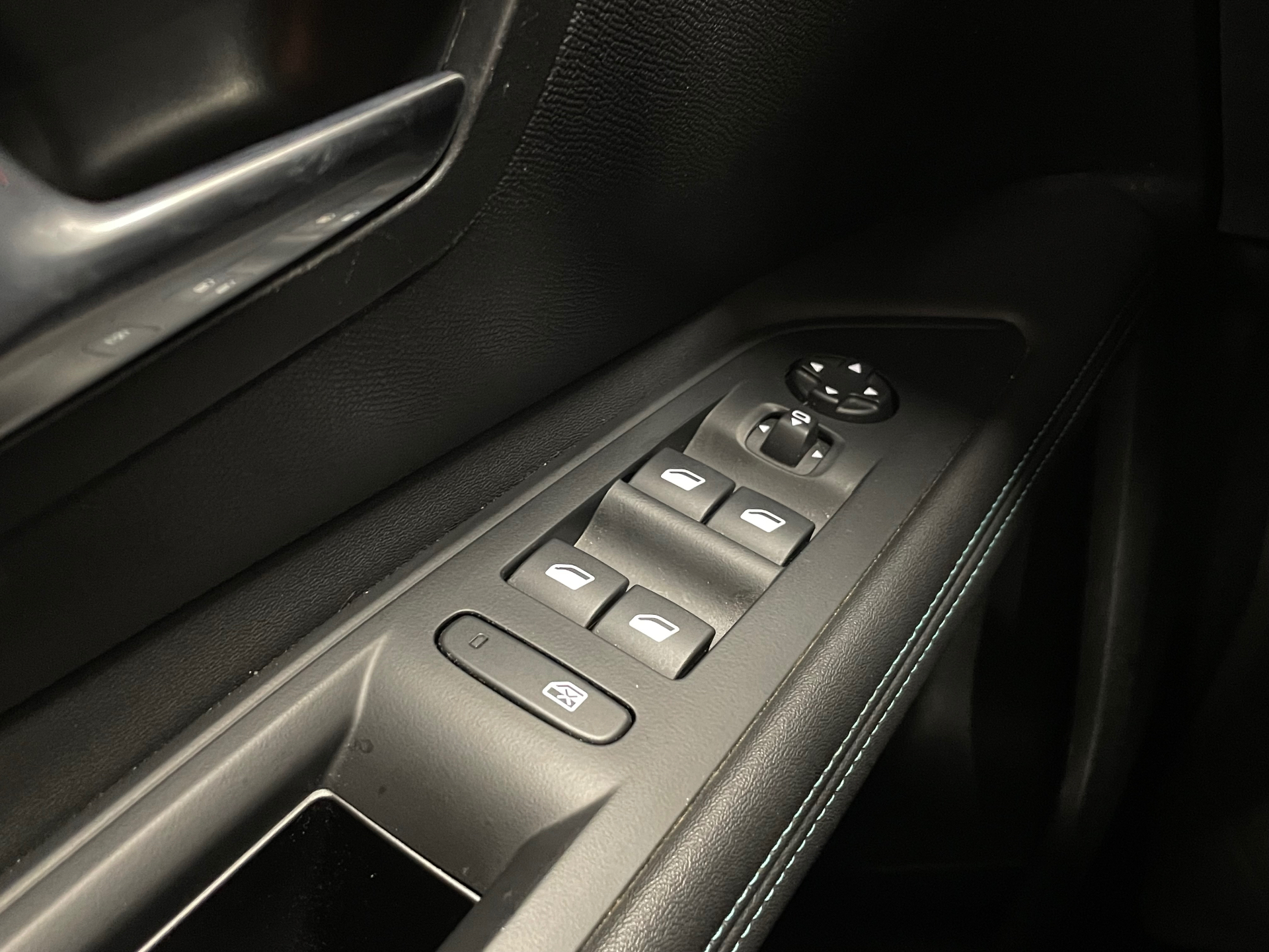 PEUGEOT 3008 Hybrid 136 e-DCS6 Allure Pack