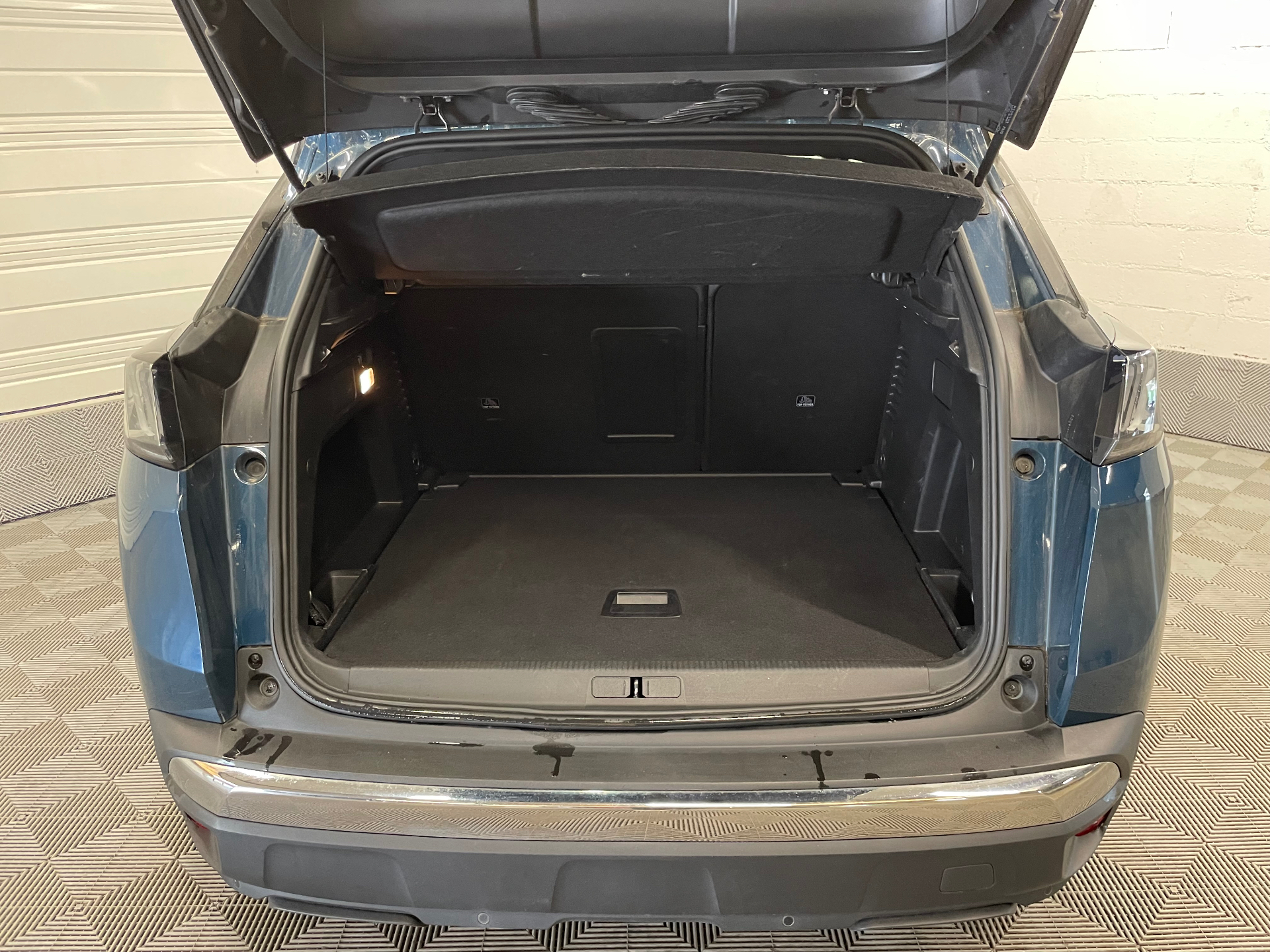 PEUGEOT 3008 Hybrid 136 e-DCS6 Allure Pack