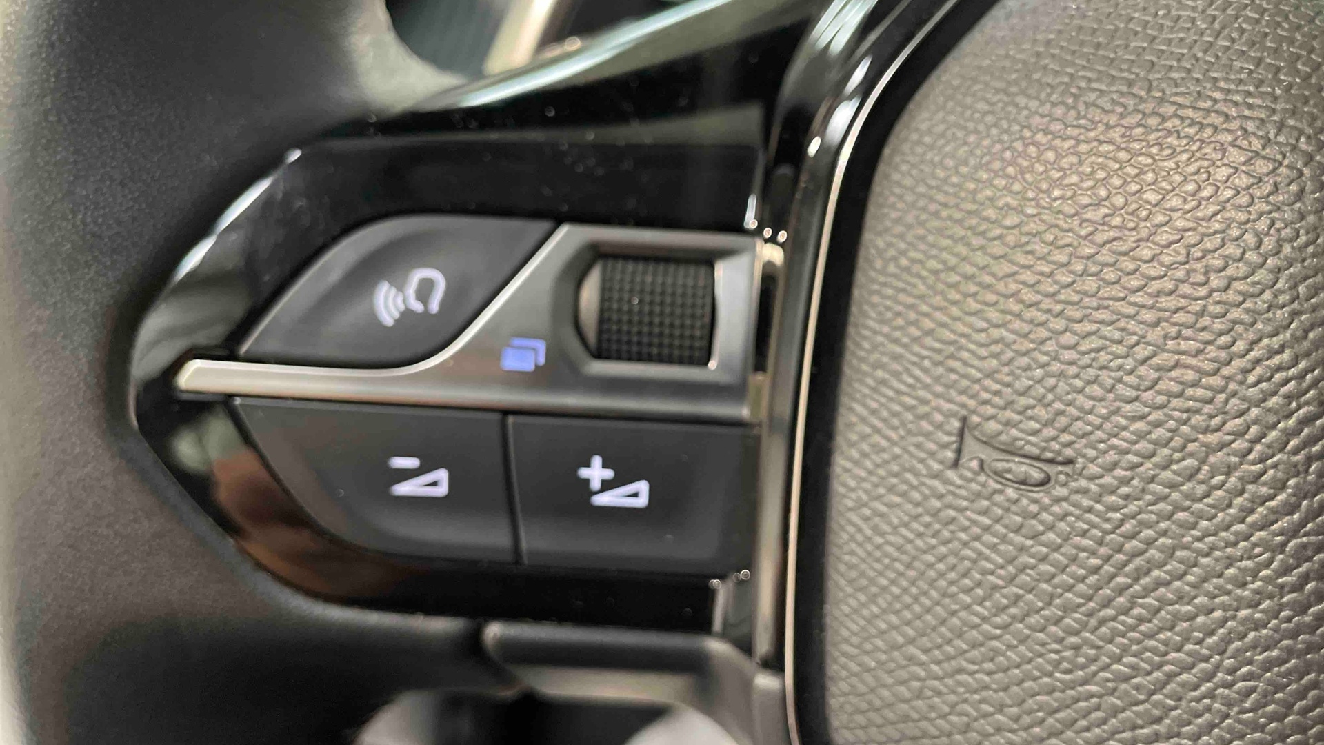PEUGEOT 2008 BUSINESS BlueHDi 130 S&S EAT8 Active Business - 5P