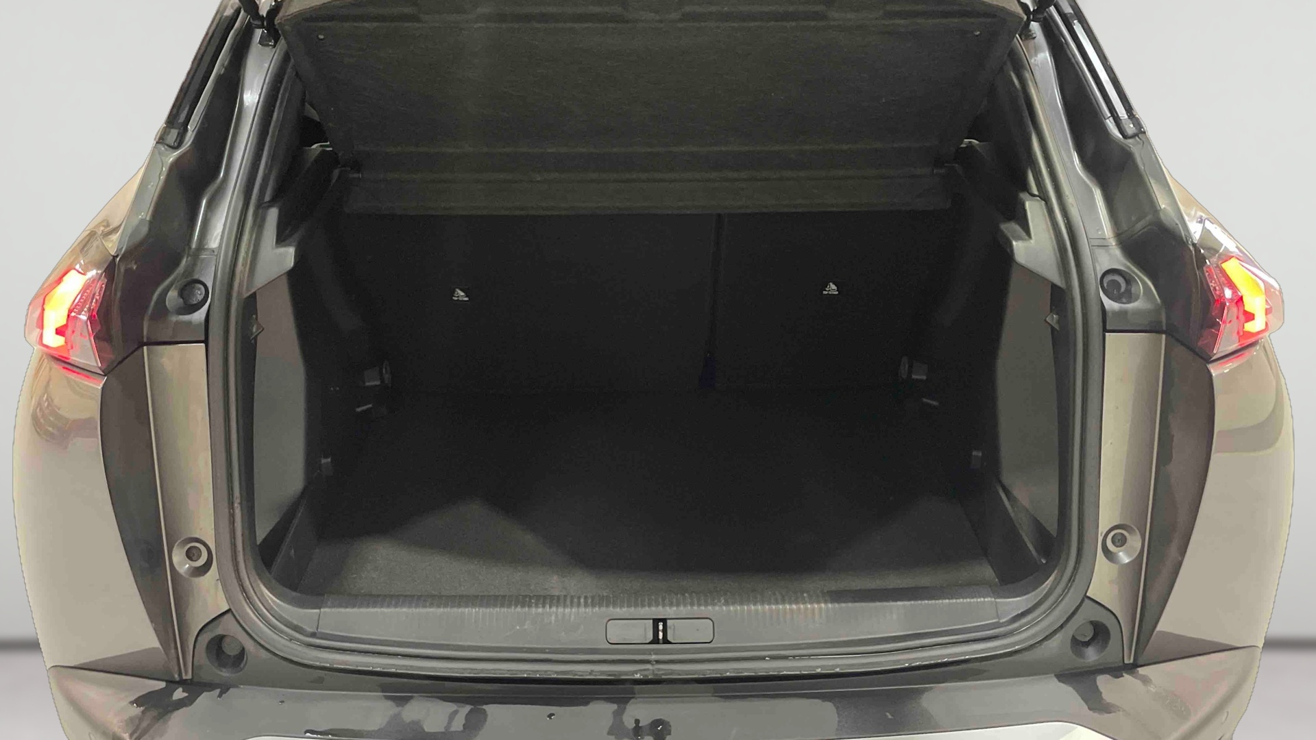 PEUGEOT 2008 BUSINESS BlueHDi 130 S&S EAT8 Active Business - 5P