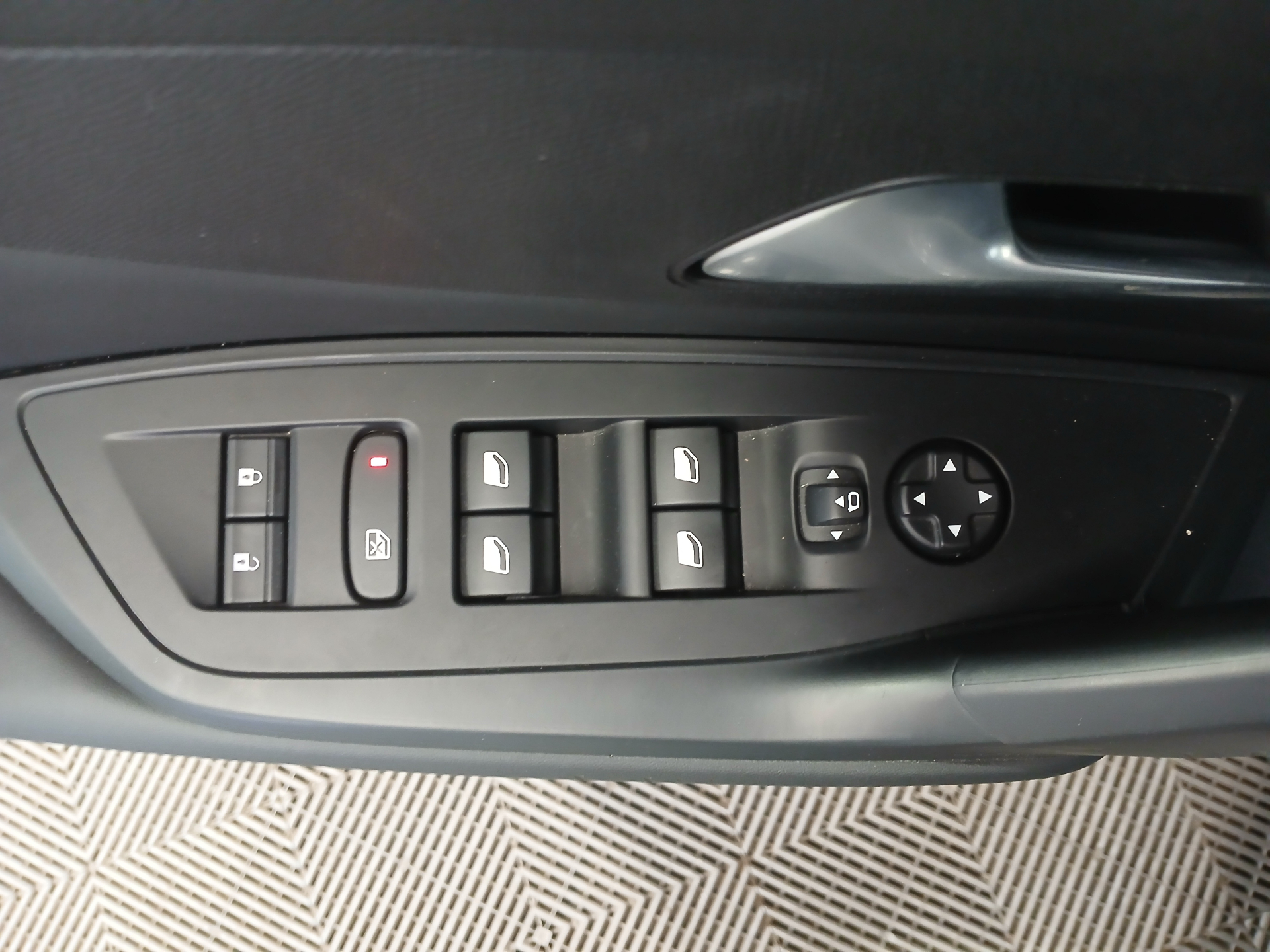 PEUGEOT 408 Hybrid 145 e-DCS6 Allure