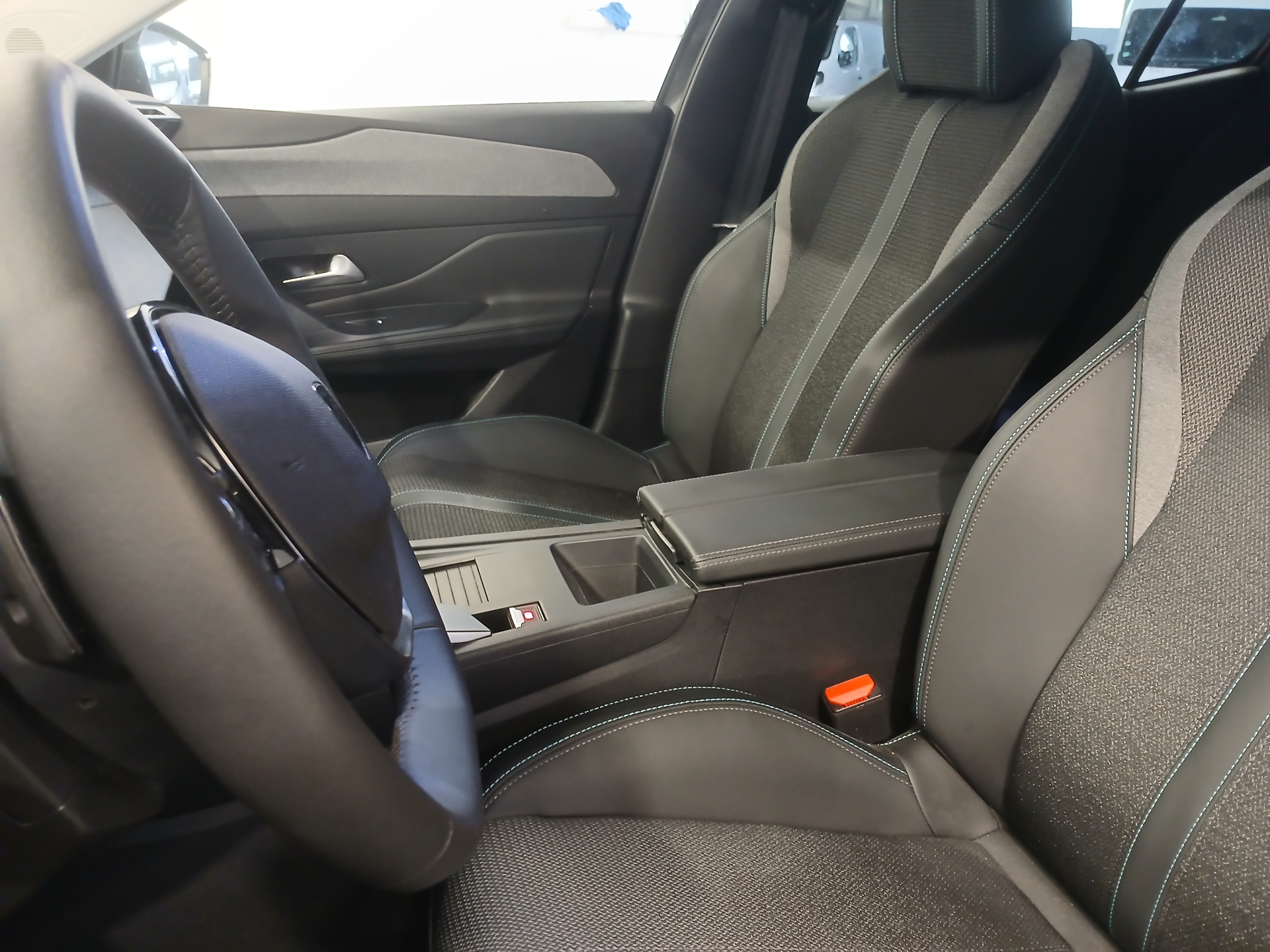 PEUGEOT 408 Hybrid 145 e-DCS6 Allure