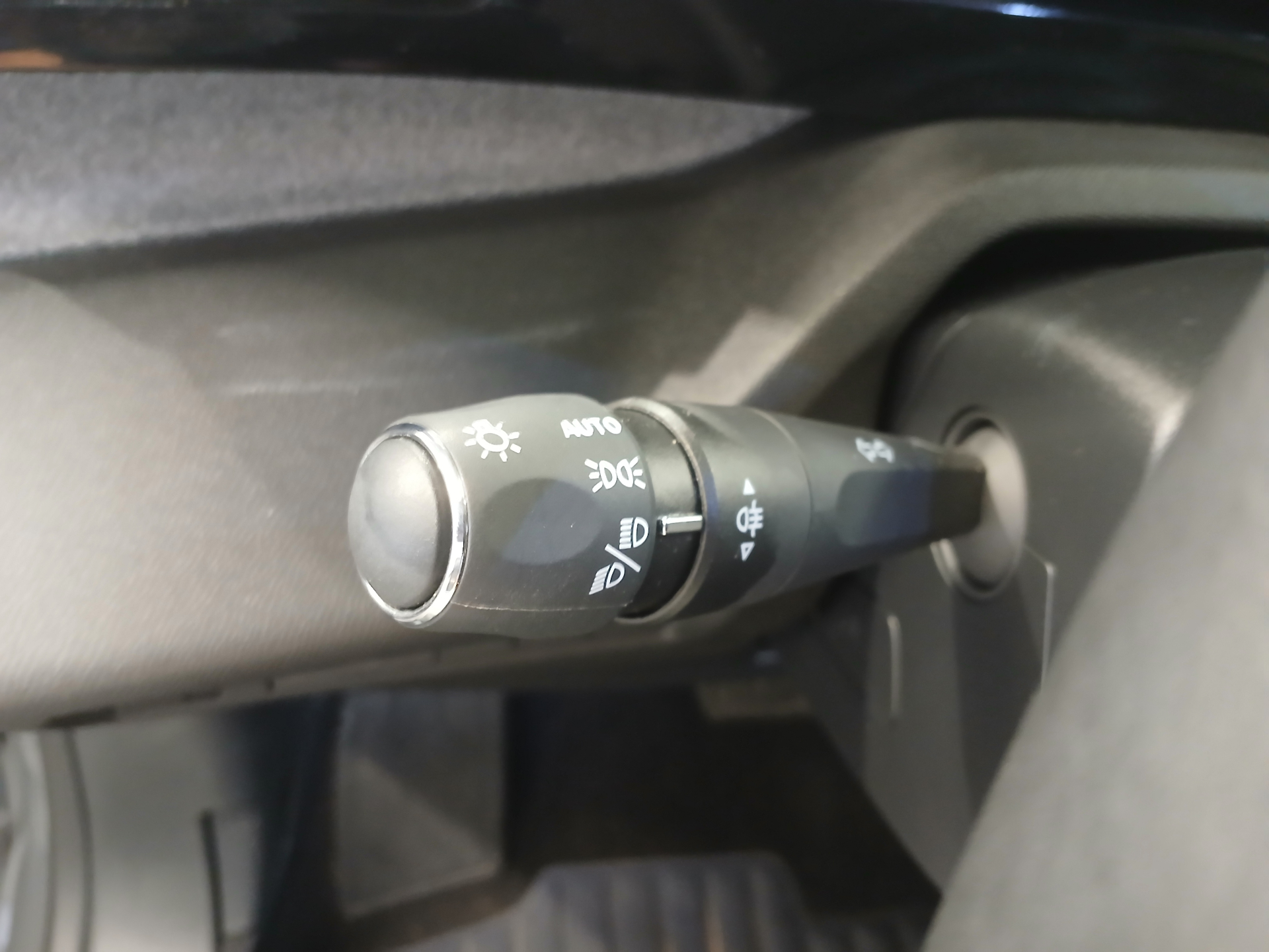 PEUGEOT 408 Hybrid 145 e-DCS6 Allure